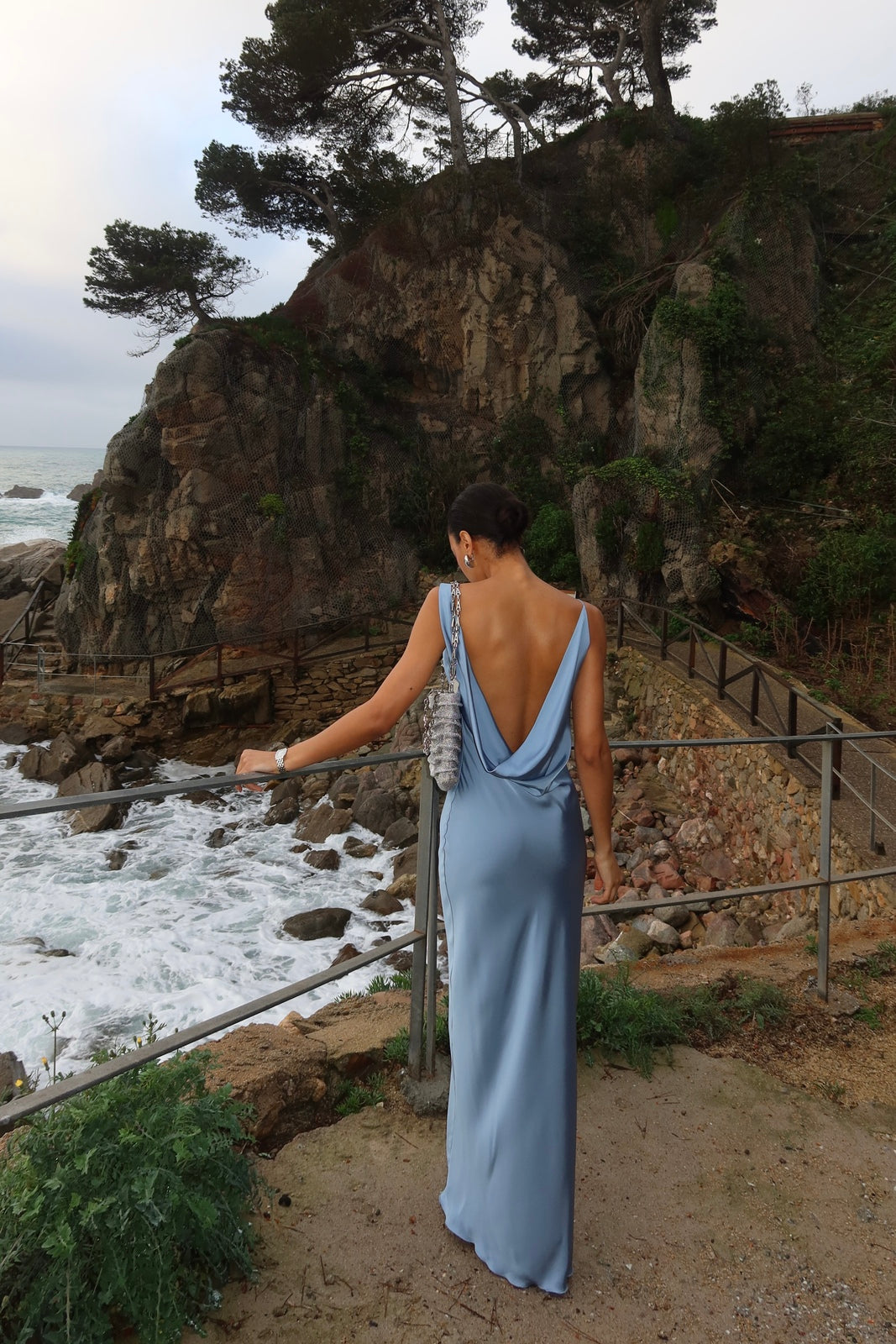 VESTIDO AZUL FLUIDO COMPRIDO