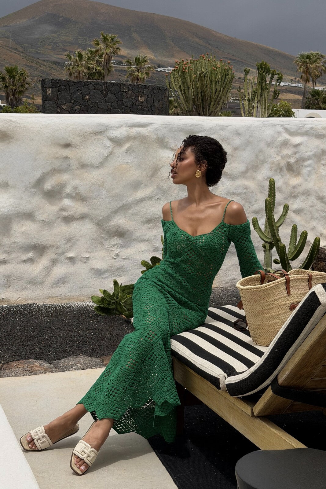 ROBE VERTE EN CROCHET À MANCHES LONGUES