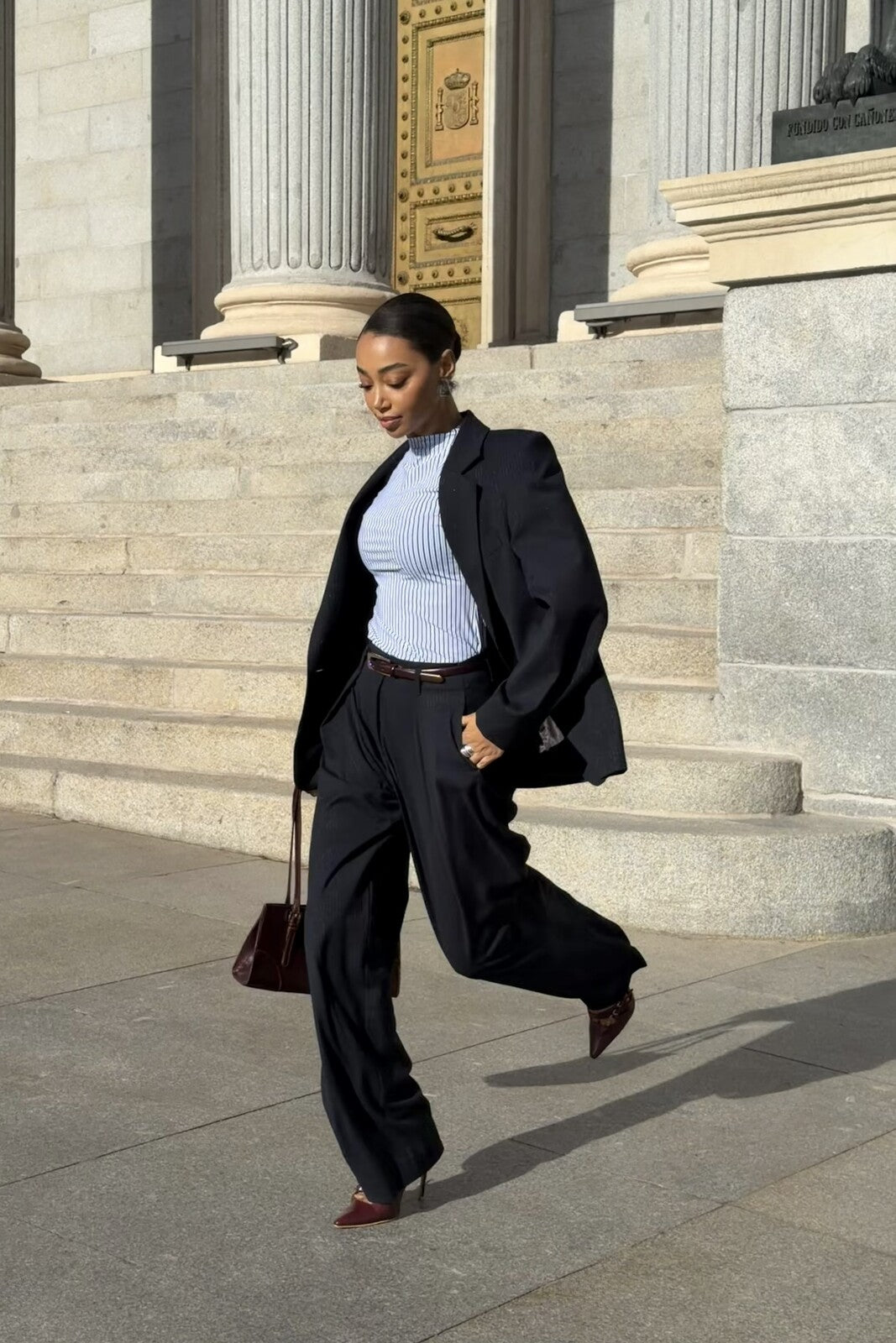 BLAZER OVERSIZED AZUL MARINHO COM OMBREIRAS