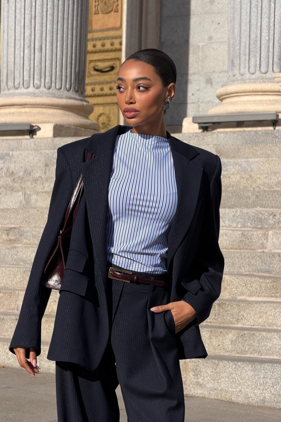 BLAZER OVERSIZED AZUL MARINHO COM OMBREIRAS