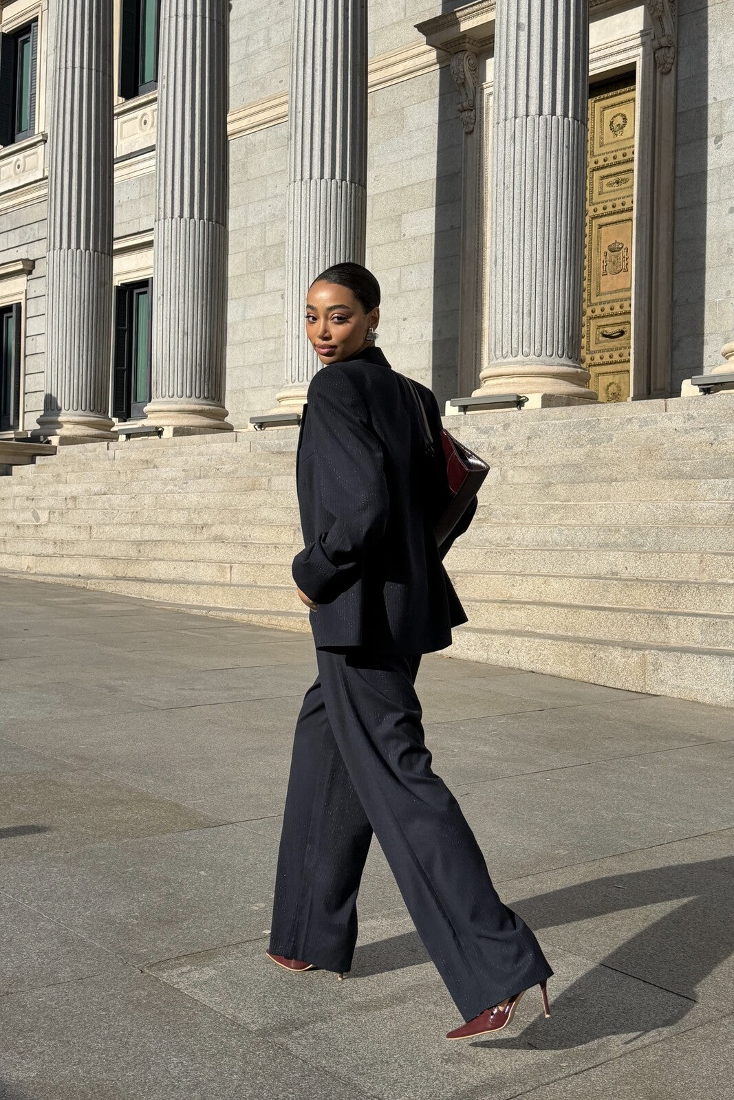 BLAZER OVERSIZED AZUL MARINHO COM OMBREIRAS