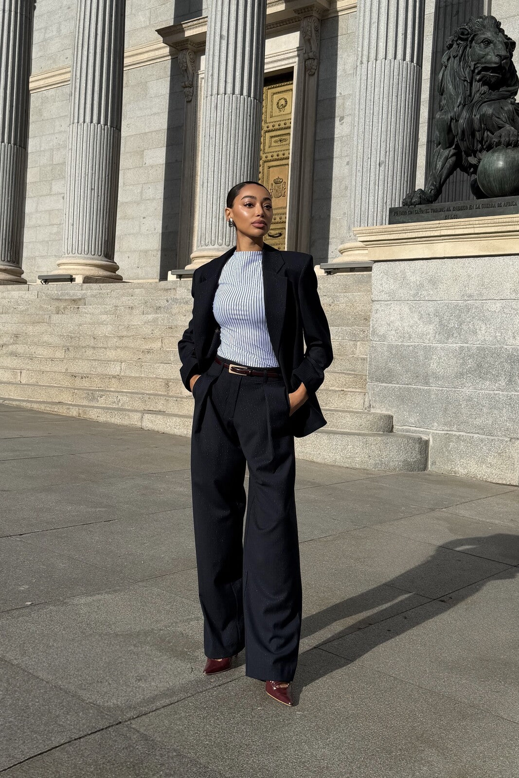 BLAZER OVERSIZED AZUL MARINHO COM OMBREIRAS