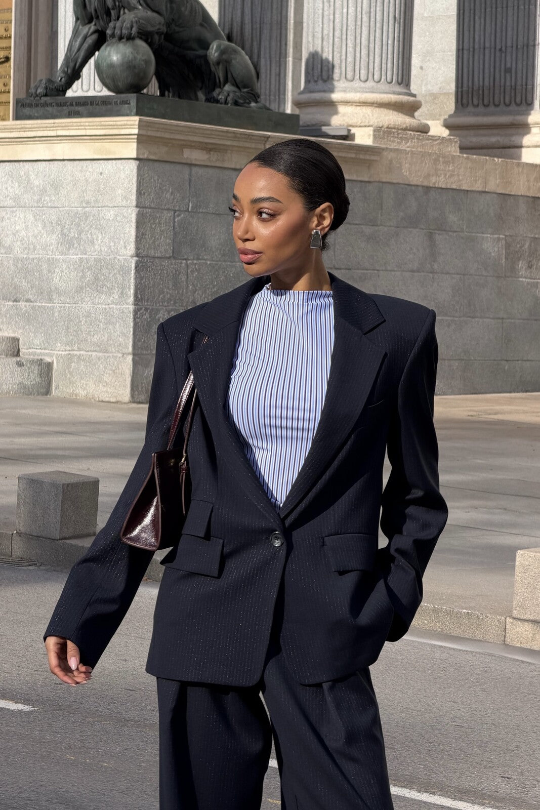 BLAZER OVERSIZED AZUL MARINHO COM OMBREIRAS