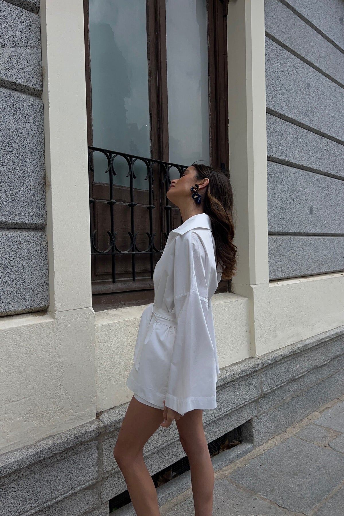 CAMICIA BIANCA OVERSIZED CON SCOLLO PROFONDO