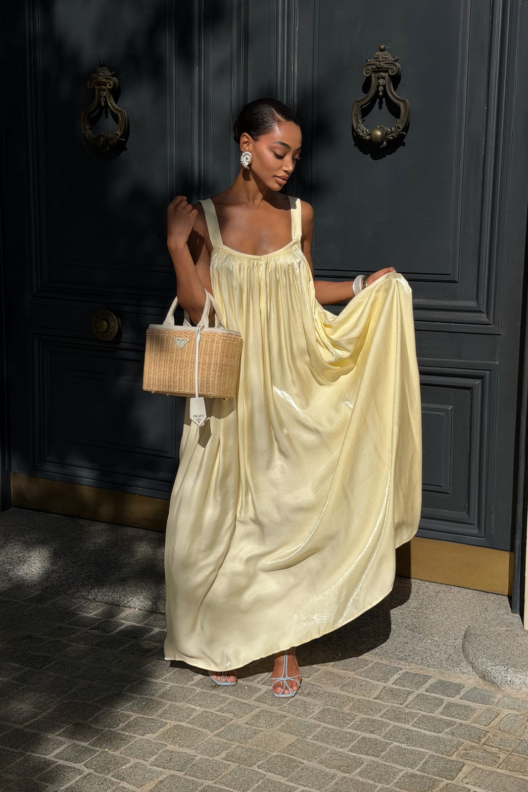 VESTIDO LONGO AMARELO MANTEIGA ACETINADO COSTAS ABERTAS