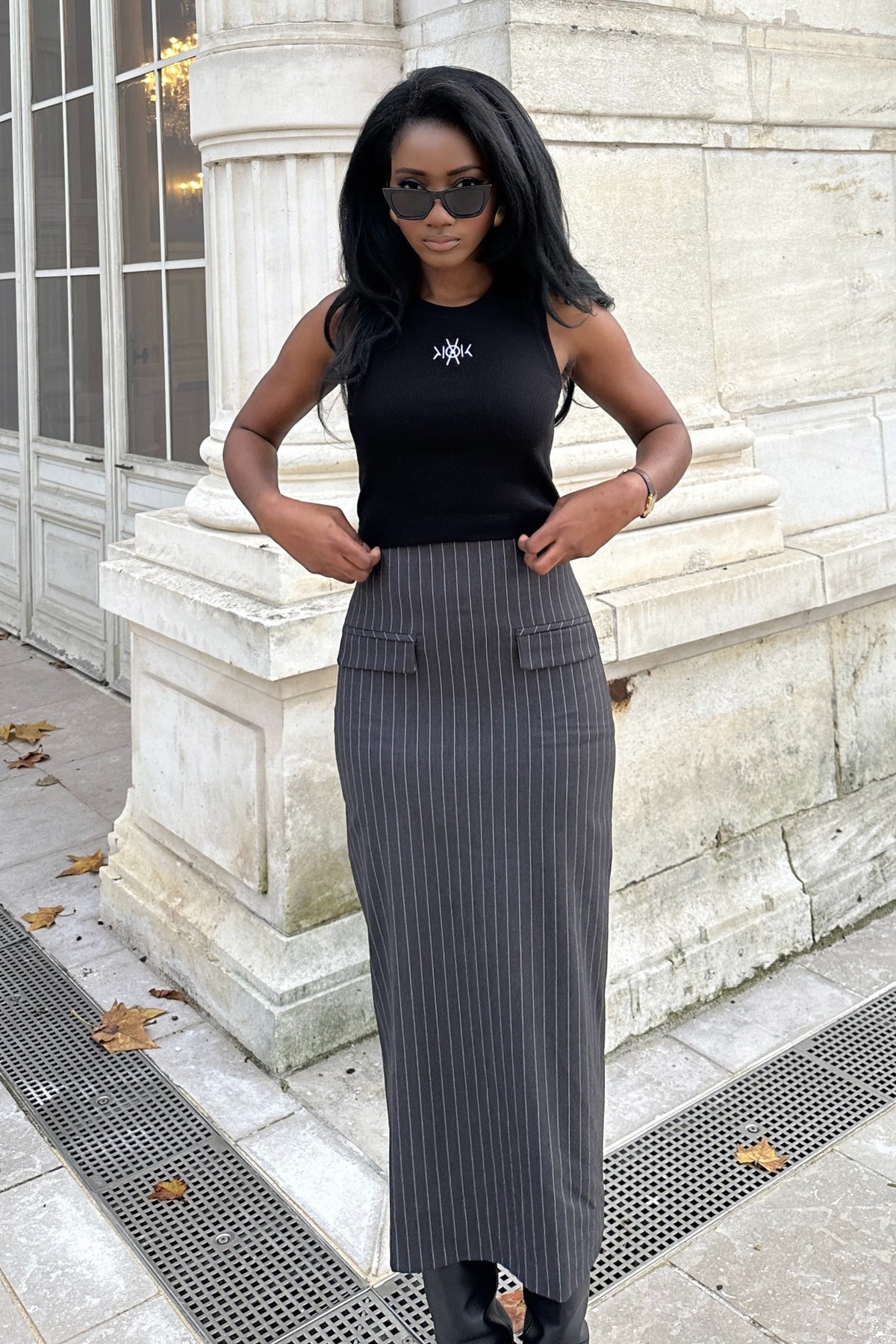CROP  TOP PRETO COM ANAGRAMA