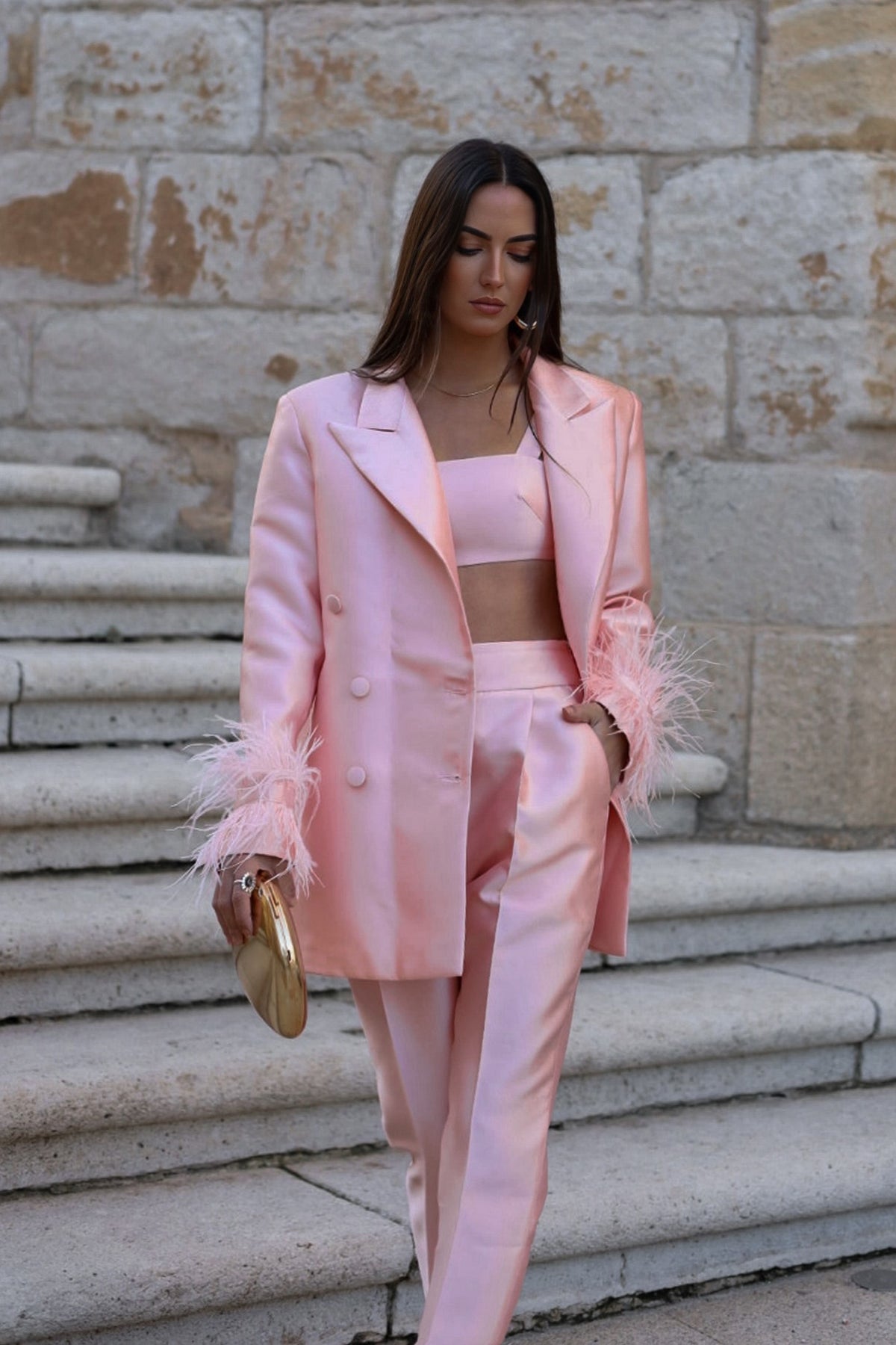OVERSIZED PINK BLAZER WITH FEATHERS