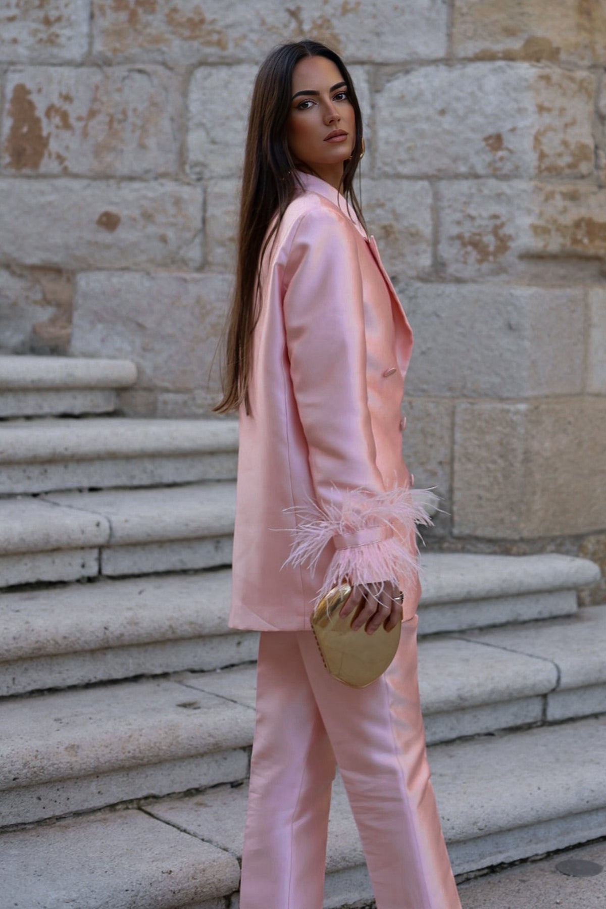 OVERSIZED PINK BLAZER WITH FEATHERS