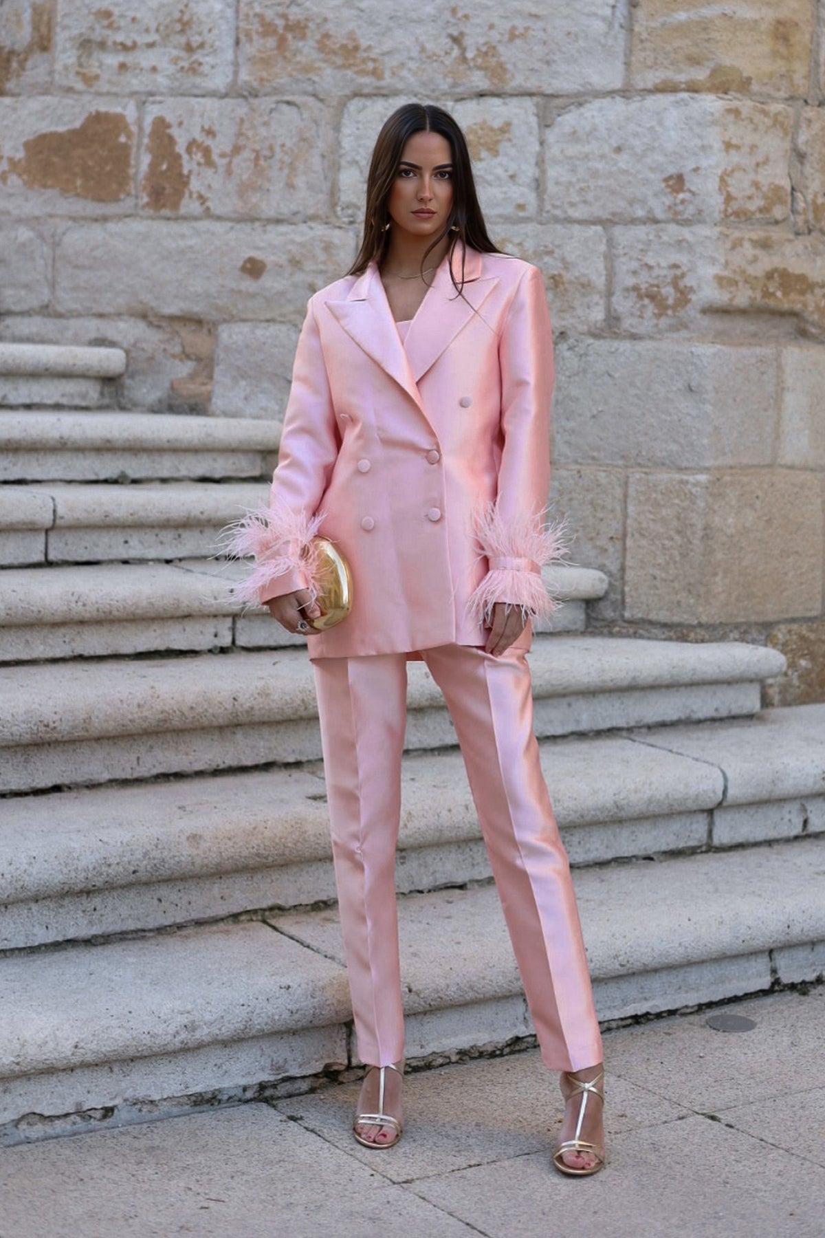 OVERSIZED PINK BLAZER WITH FEATHERS