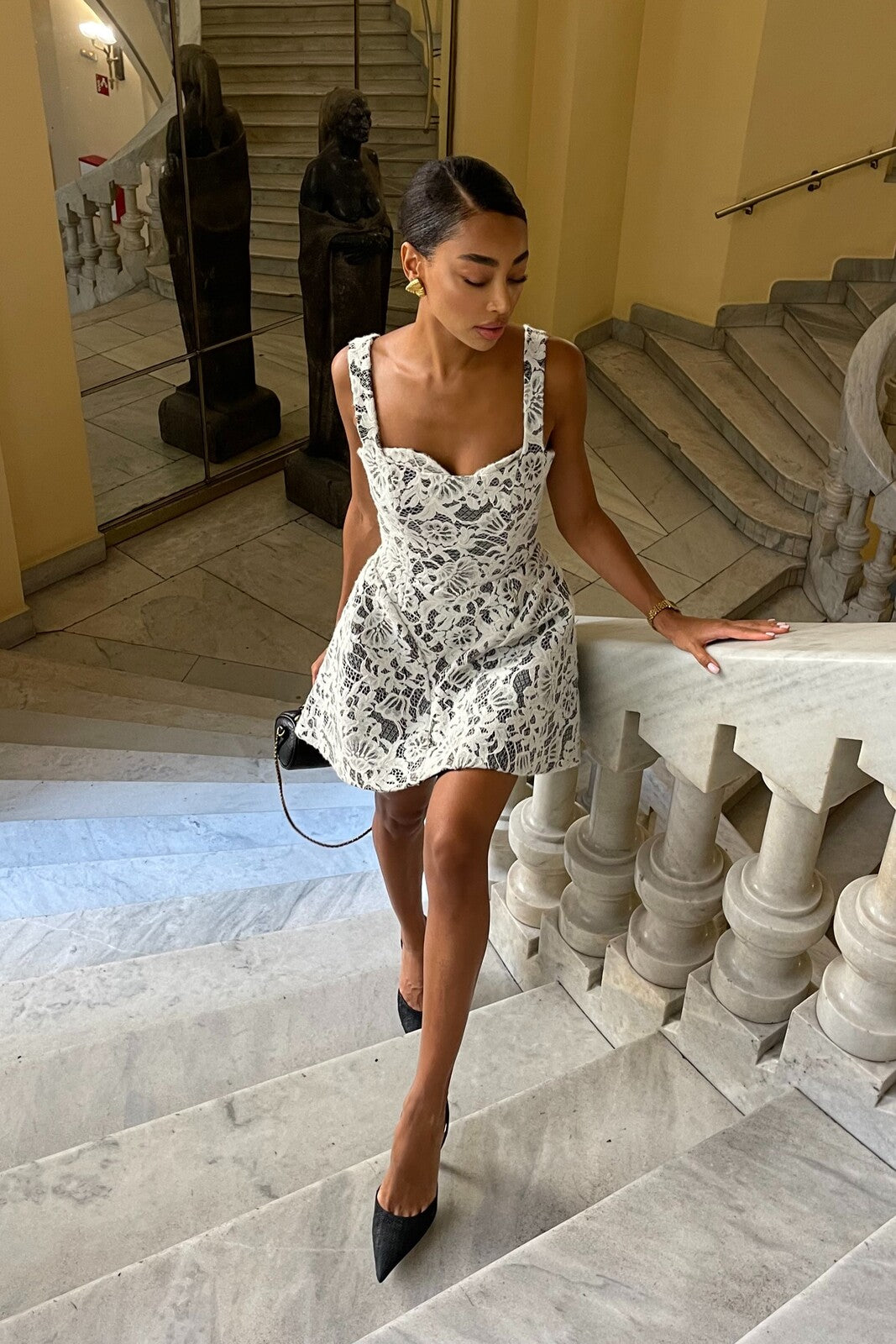 SHORT PEARL LACE DRESS