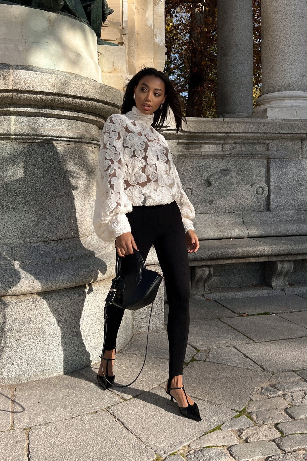 BLOUSE LONG TULLE PEARL WITH FLOWERS