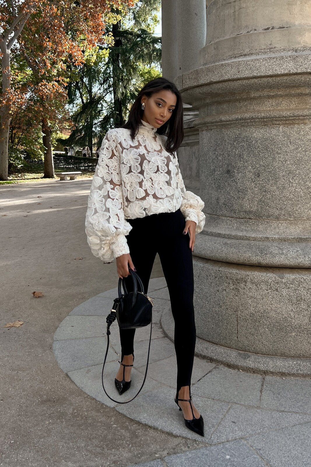 BLOUSE LONG TULLE PEARL WITH FLOWERS