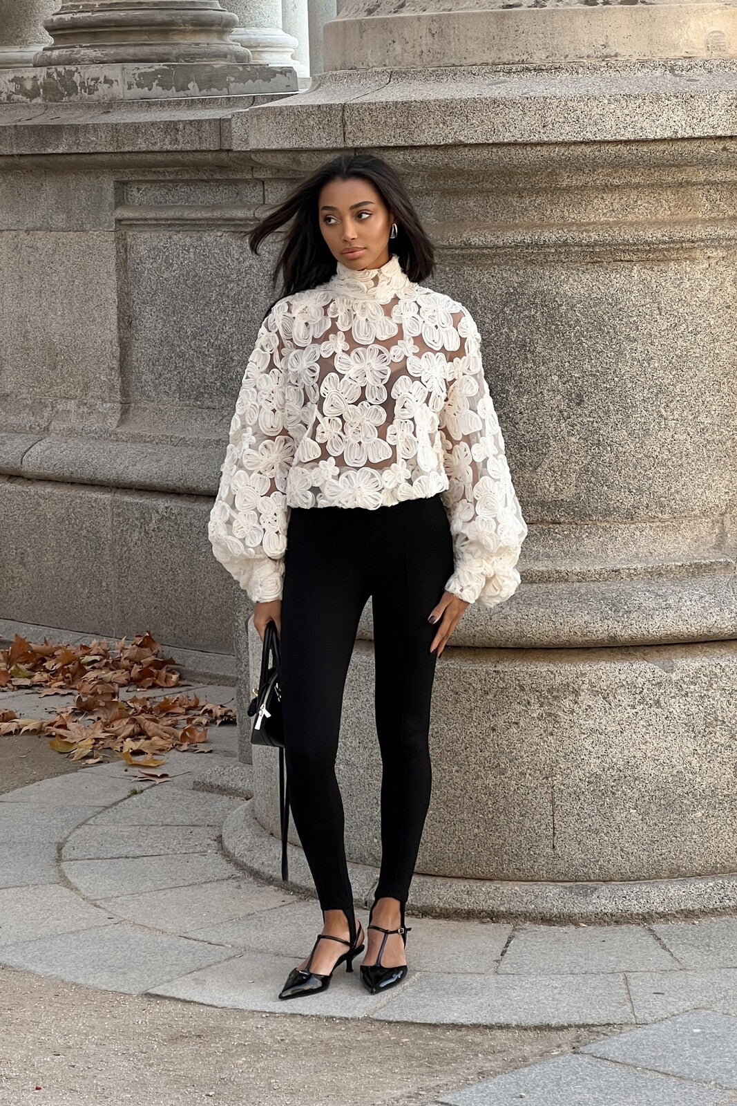 BLOUSE LONG TULLE PEARL WITH FLOWERS