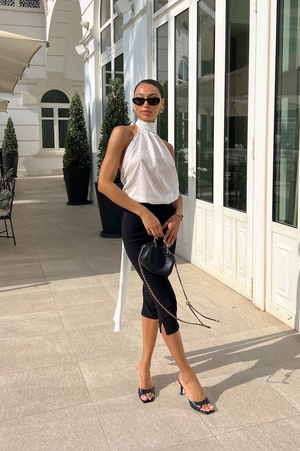 WHITE BLOUSE WITH COLLAR