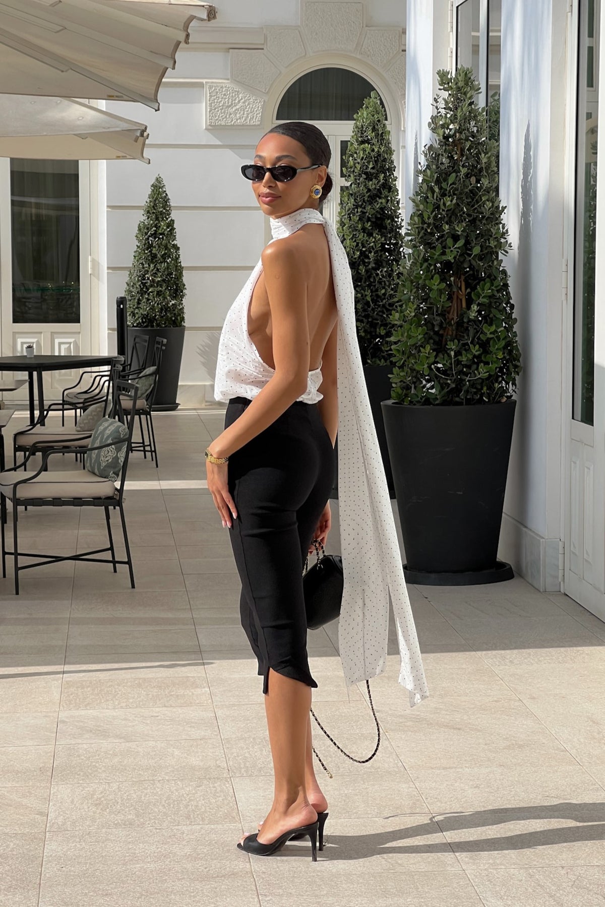WHITE BLOUSE WITH COLLAR