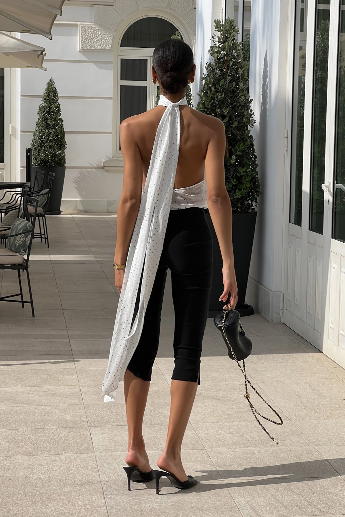 WHITE BLOUSE WITH COLLAR