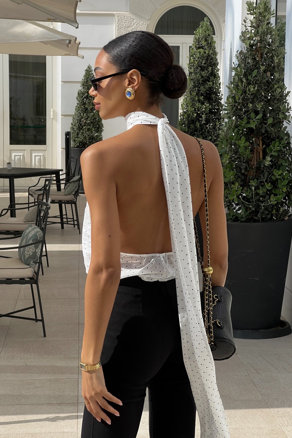 WHITE BLOUSE WITH COLLAR