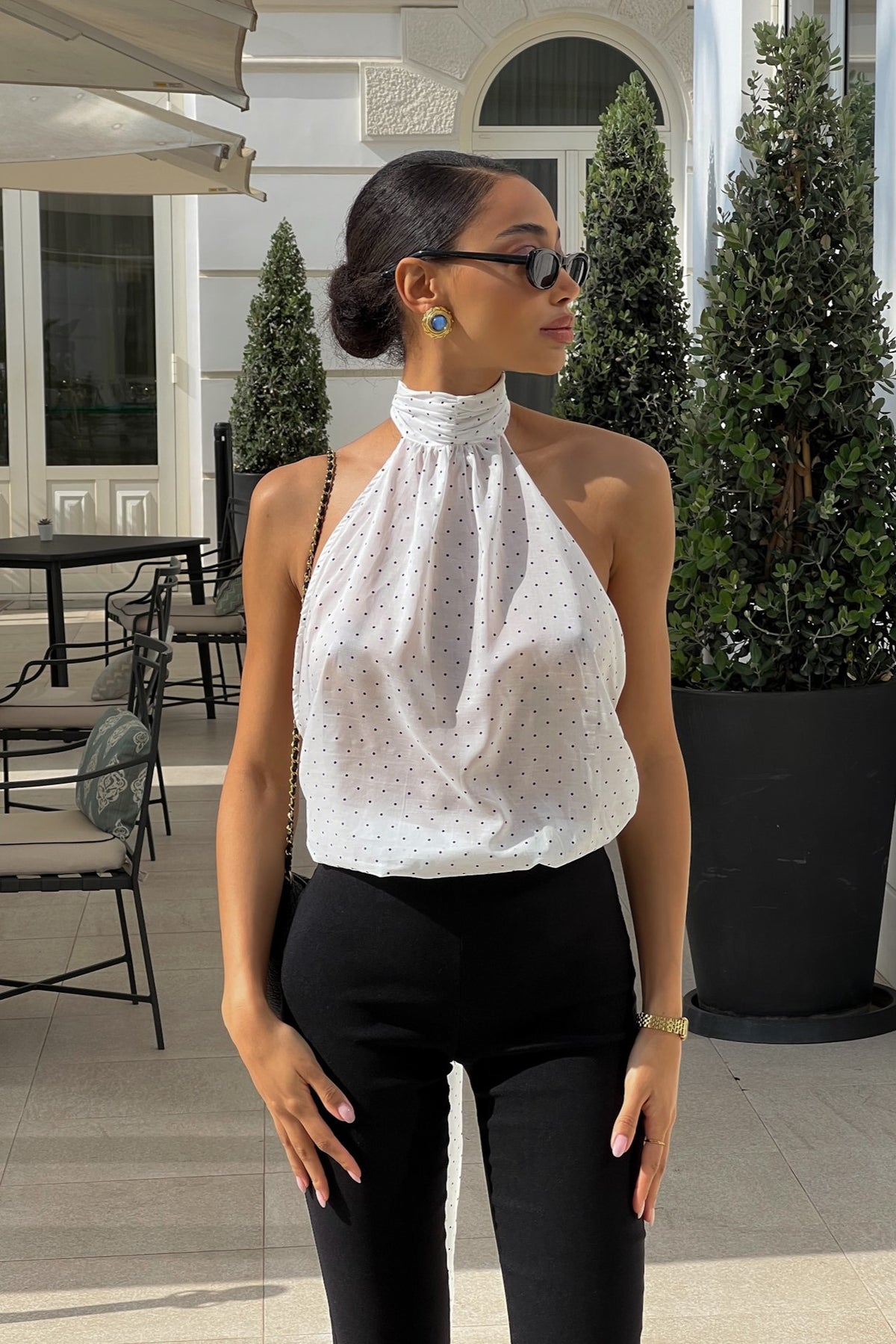 WHITE BLOUSE WITH COLLAR