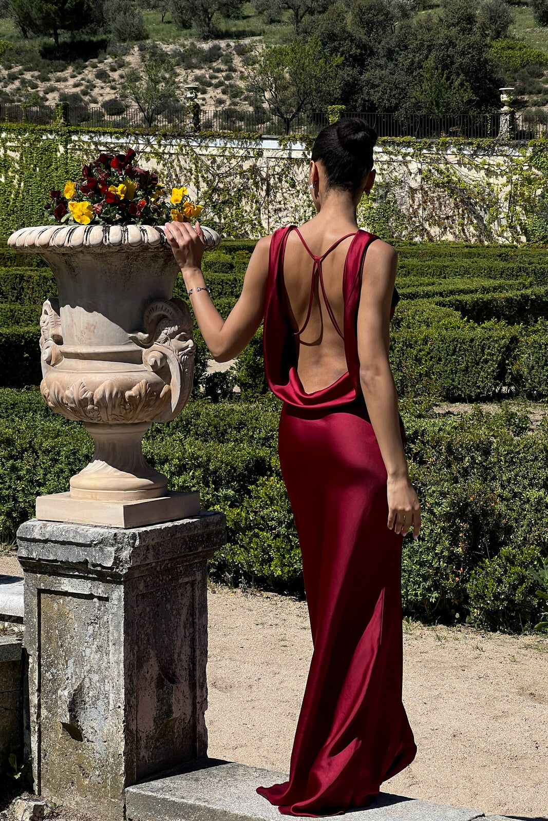 VESTIDO BORDEAUX DECOTE DRAPEADO