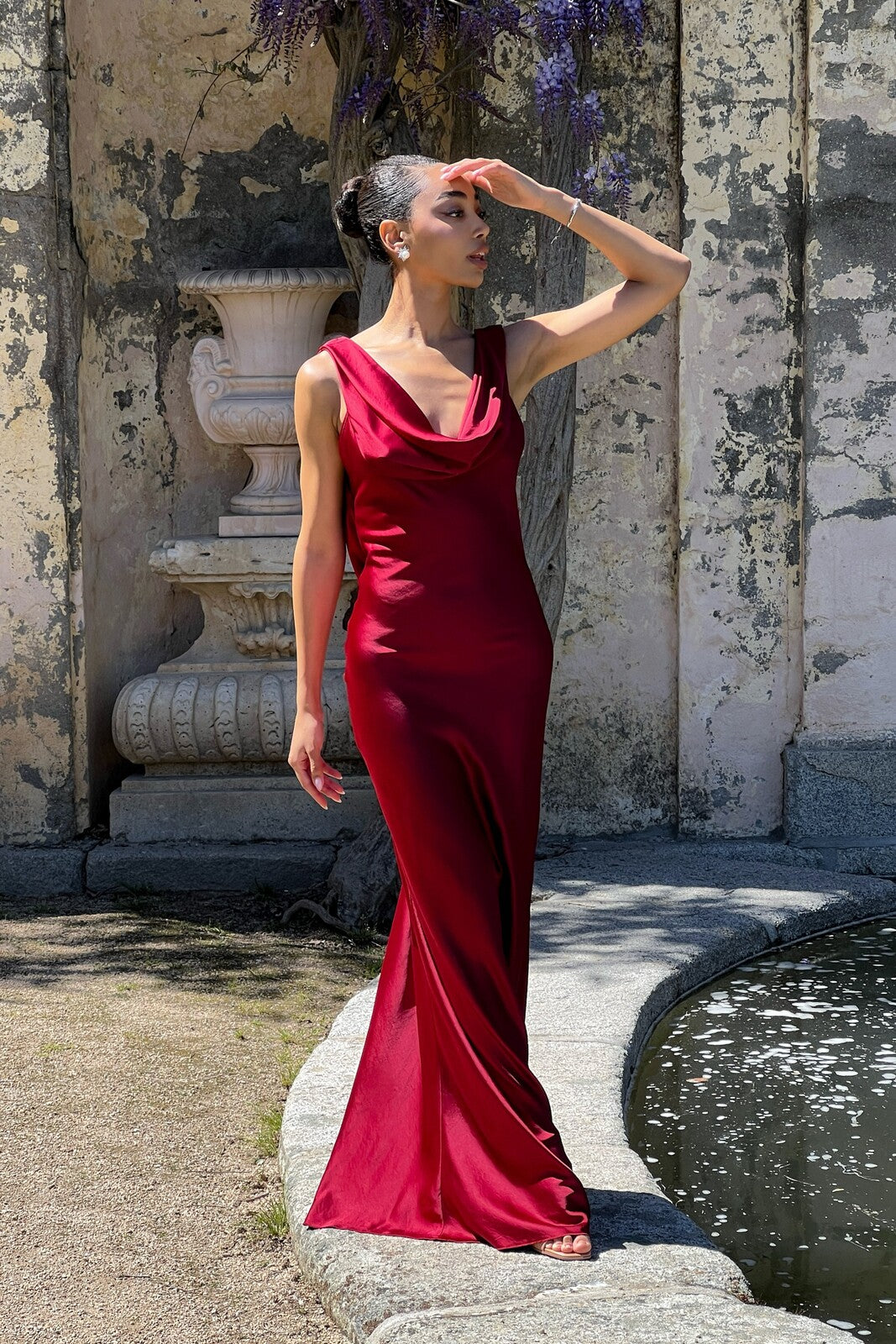 VESTIDO BORDEAUX ESCOTE DRAPEADO