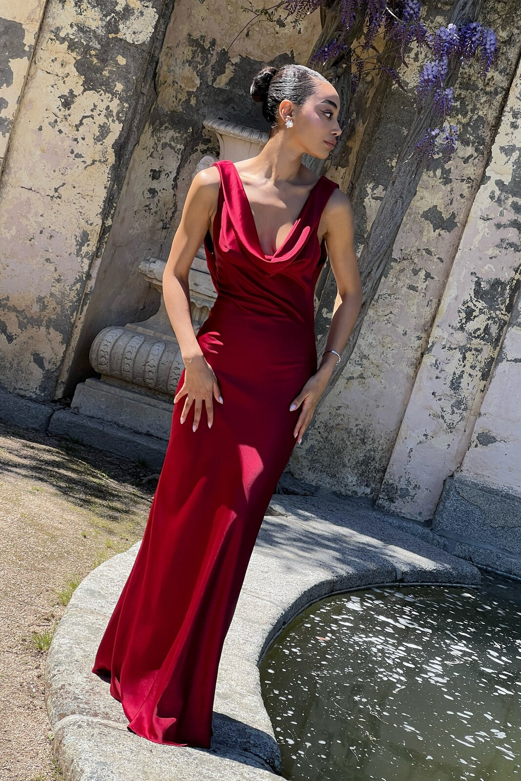 BORDEAUX DRESS WITH PLEATS AT THE NECKLINE - KAO BORDEAUX DRESS WITH PLEATS AT THE NECKLINE - KAO