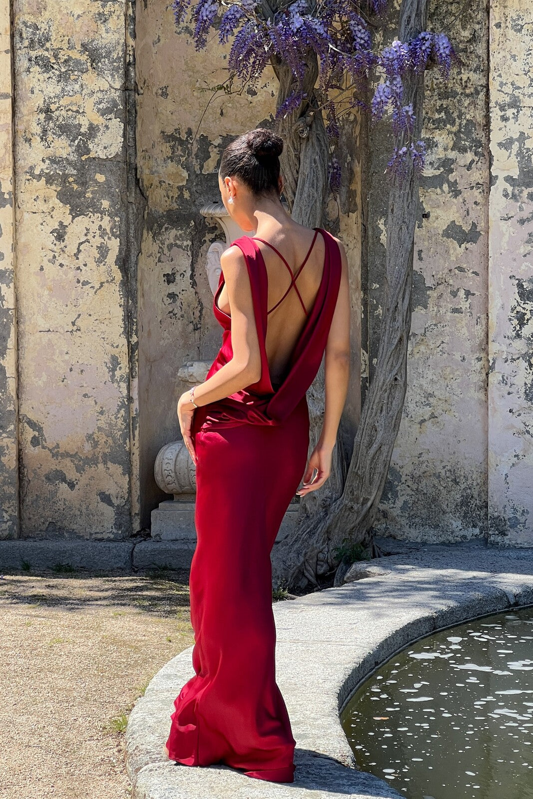 VESTIDO BORDEAUX ESCOTE DRAPEADO