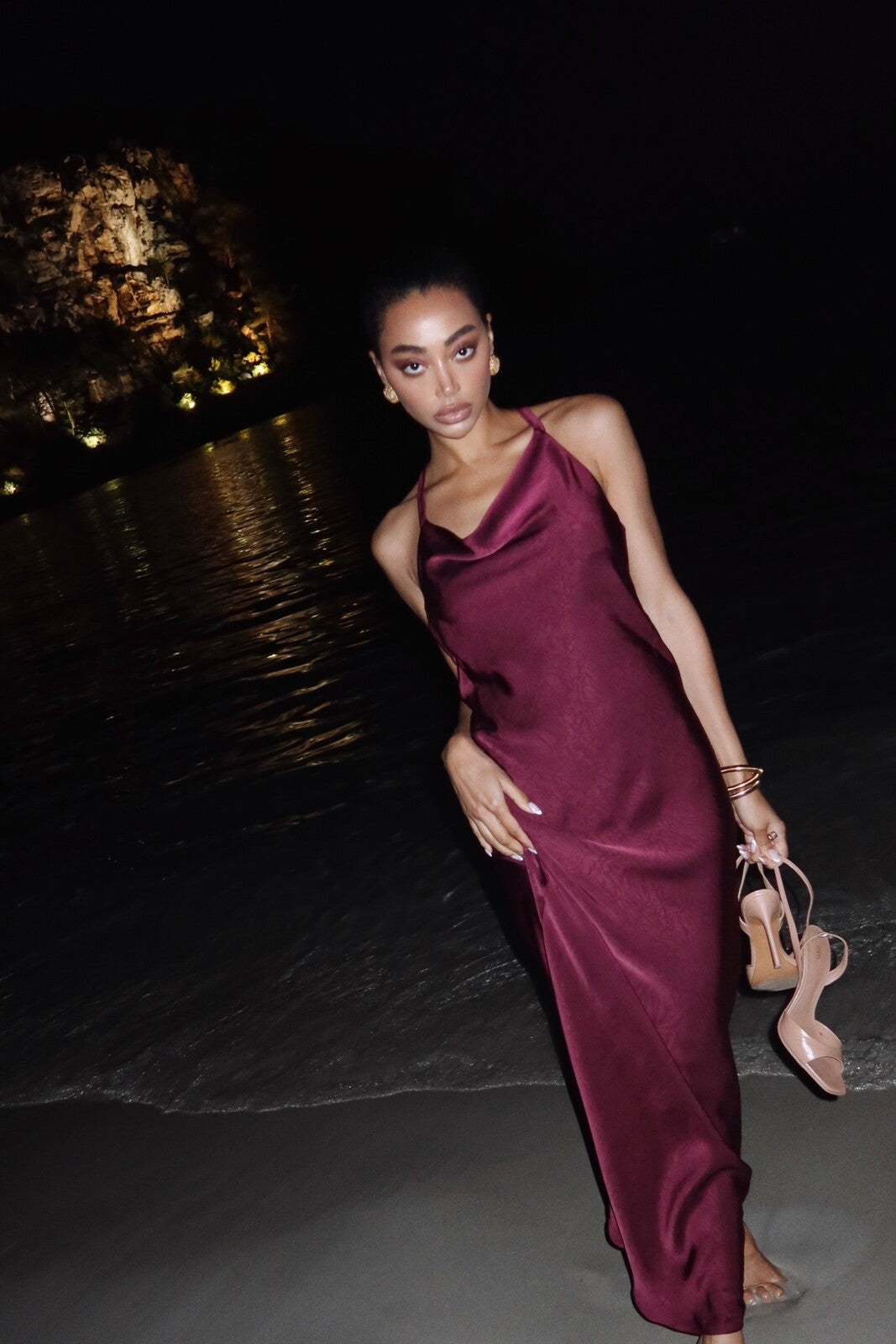 VESTIDO BORDEAUX COM TEXTURA