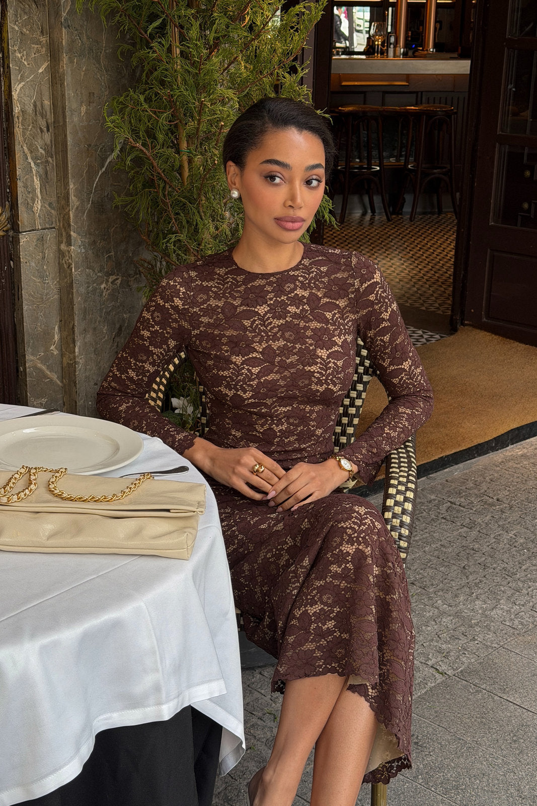 VESTITO MIDI IN PIZZO MARRONE