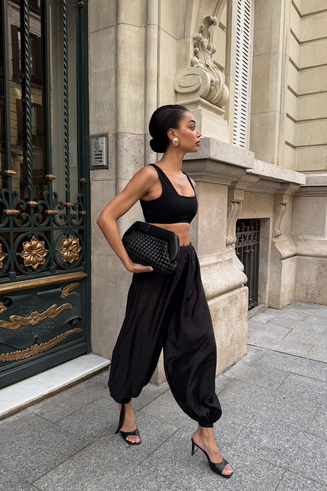 TOP CROPPED ESTRUTURADO PRETO