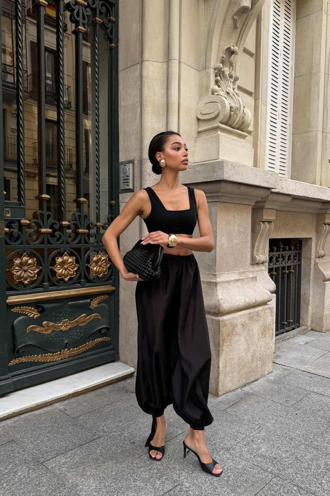 TOP CROPPED ESTRUTURADO PRETO