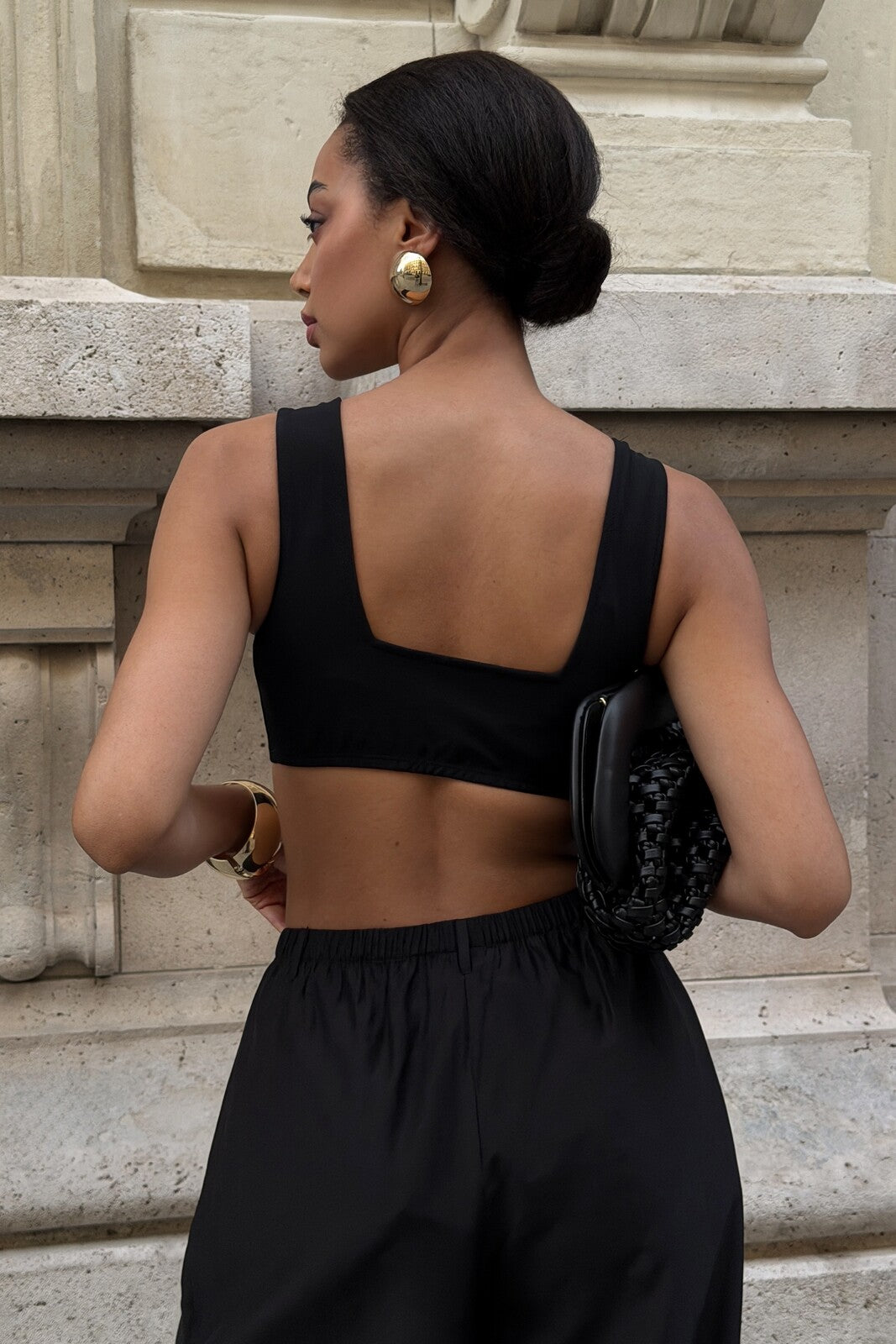TOP CROPPED ESTRUTURADO PRETO