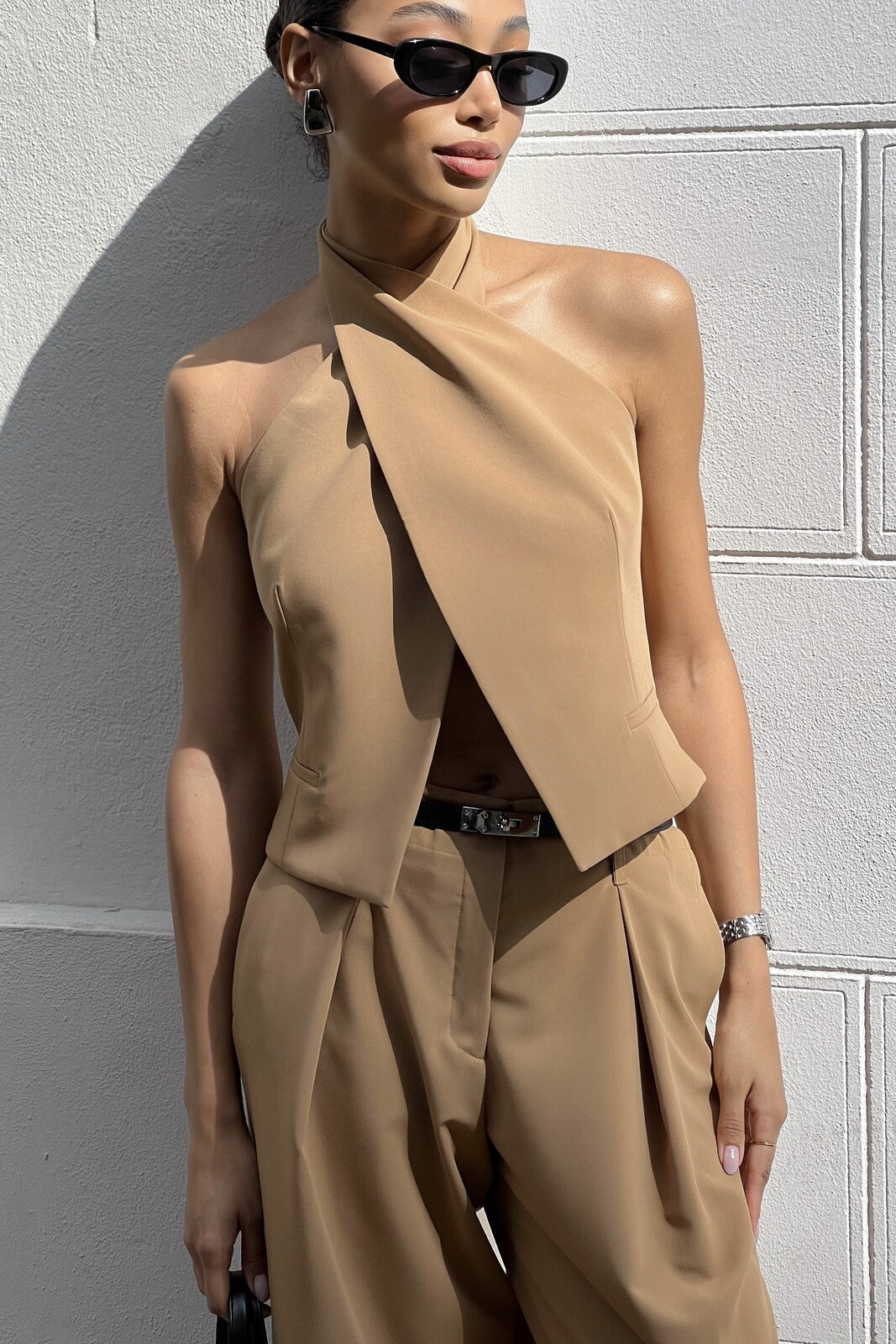TOP HALTER DRAPEADO CAMEL