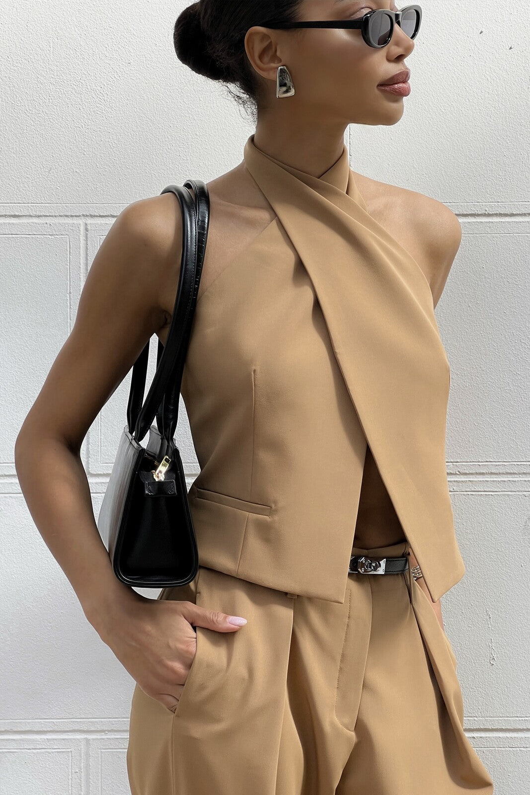 TOP HALTER DRAPEADO CAMEL