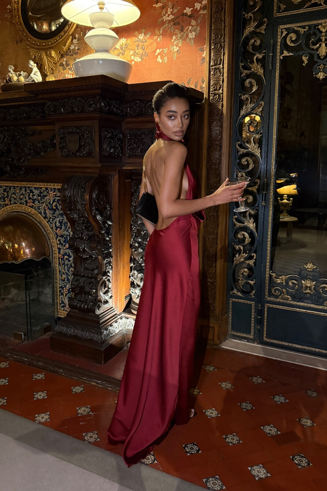VESTIDO LONGO BORDEAUX GOLA DRAPEADA COSTAS ABERTAS