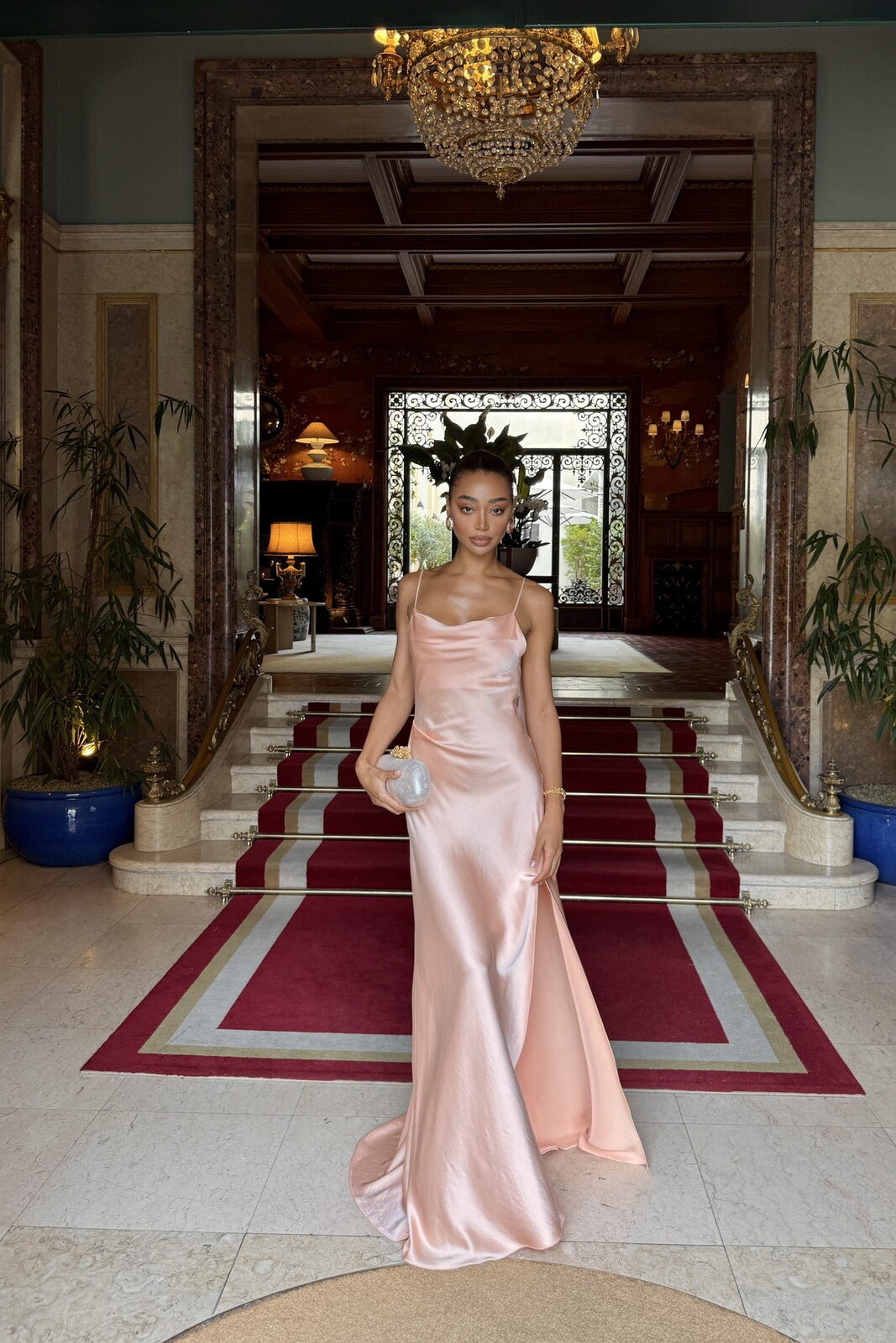 ROBE PÊCHE DOUCE DÉCOLLETÉ PROFOND DANS LE DOS