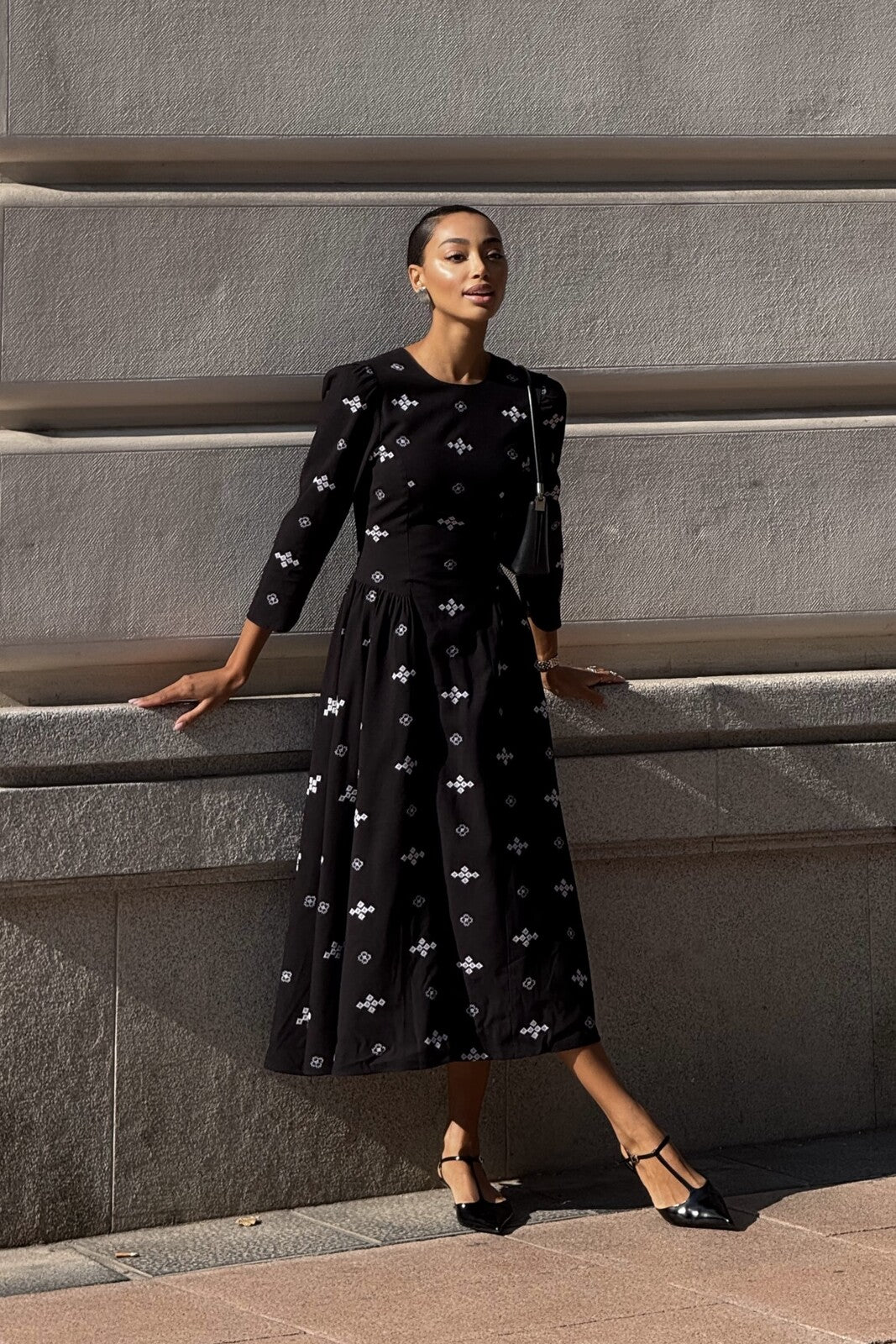 BLACK DRESS WITH WHITE EMBROIDERY