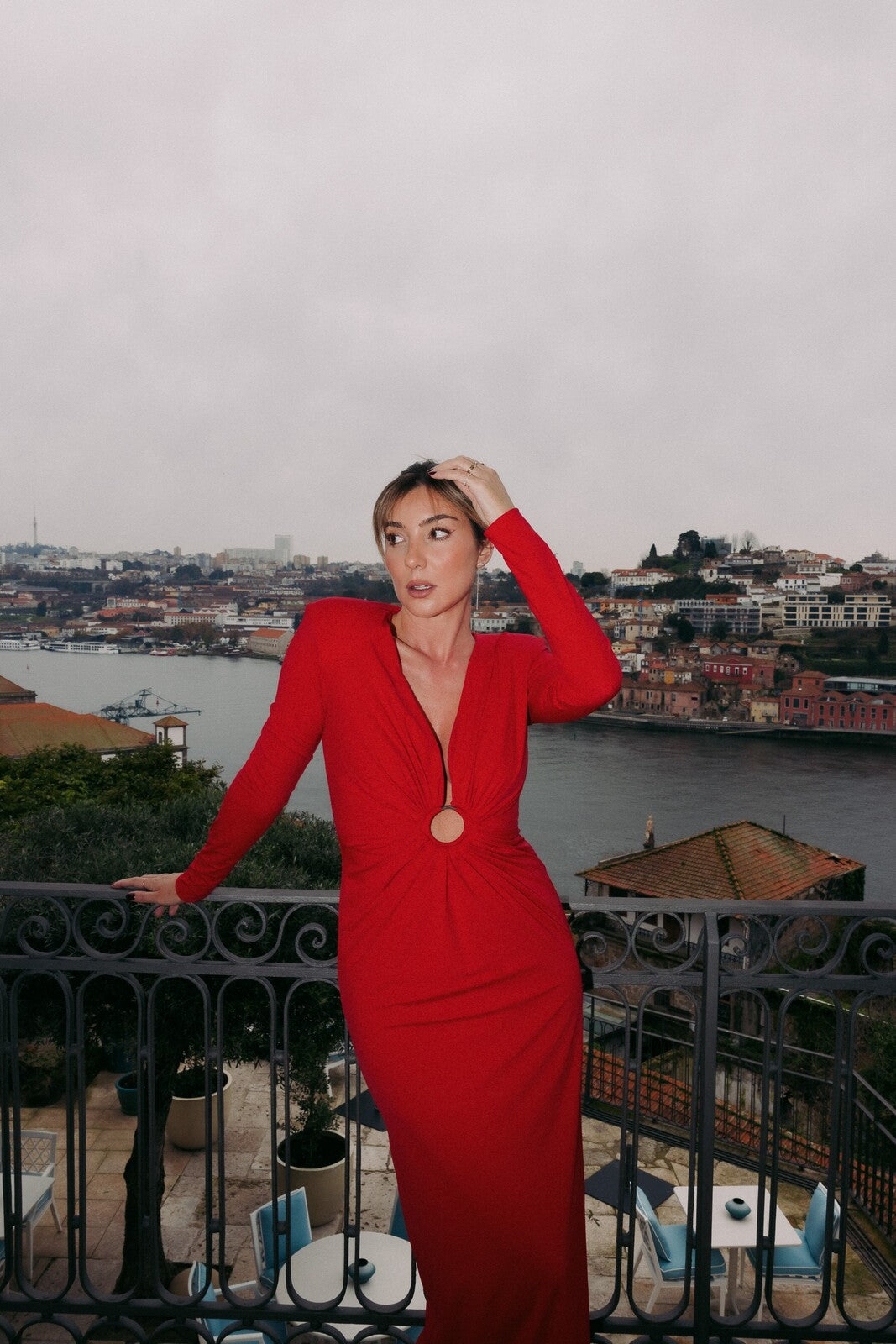 LONG RED DRESS WITH A RING