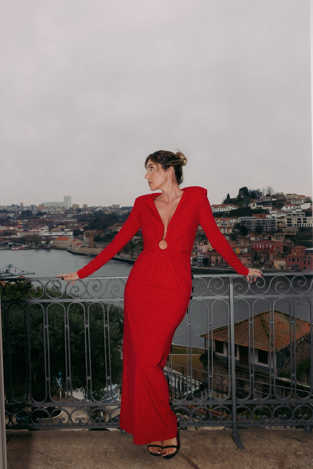 LONG RED DRESS WITH A RING