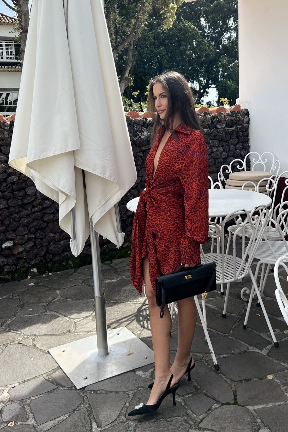 BLOUSE SURDIMENSIONNÉE ROUGE À MOTIF TIGRÉ AVEC NŒUD