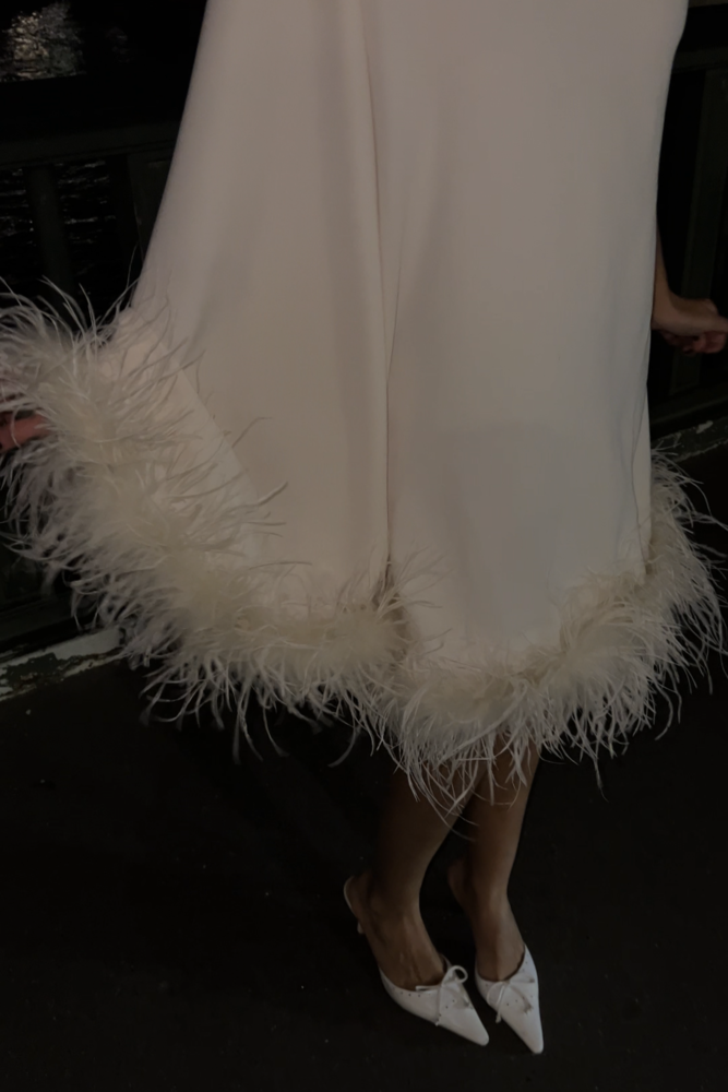 VESTIDO CURTO PÉROLA COM MANGA MORCEGO