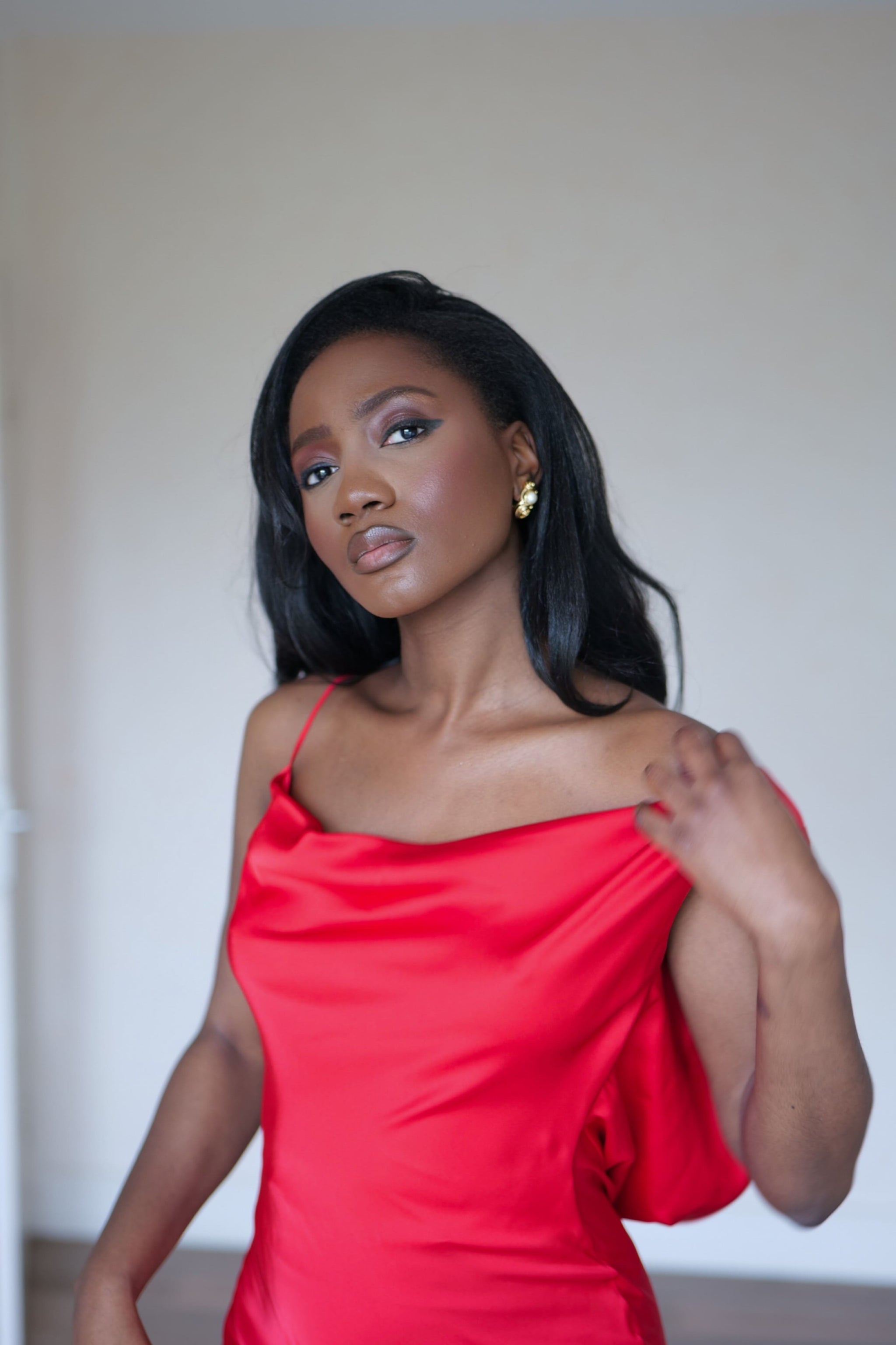 LONG FLOWING RED DRESS - KAO LONG FLOWING RED DRESS - KAO