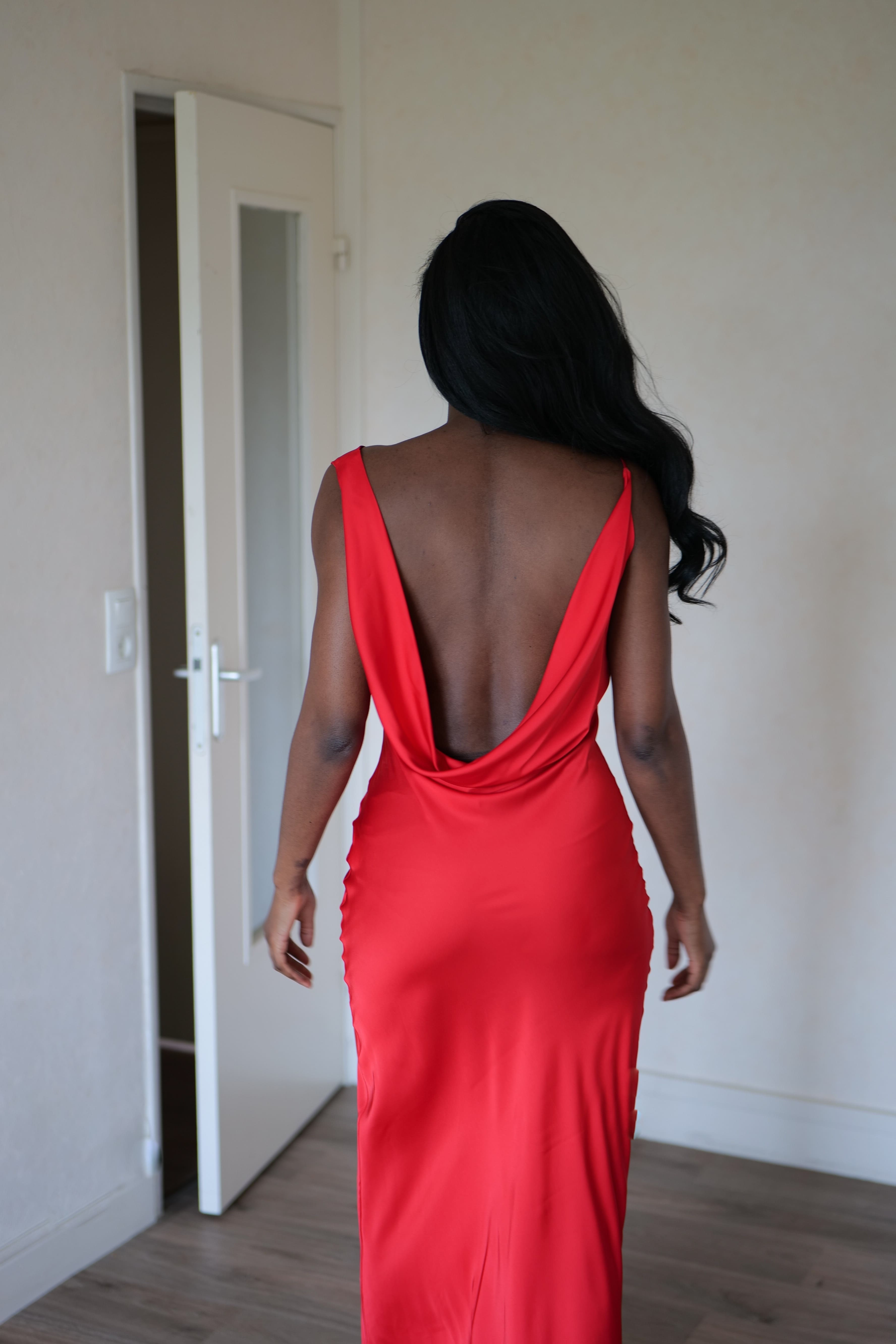LONG FLOWING RED DRESS - KAO LONG FLOWING RED DRESS - KAO