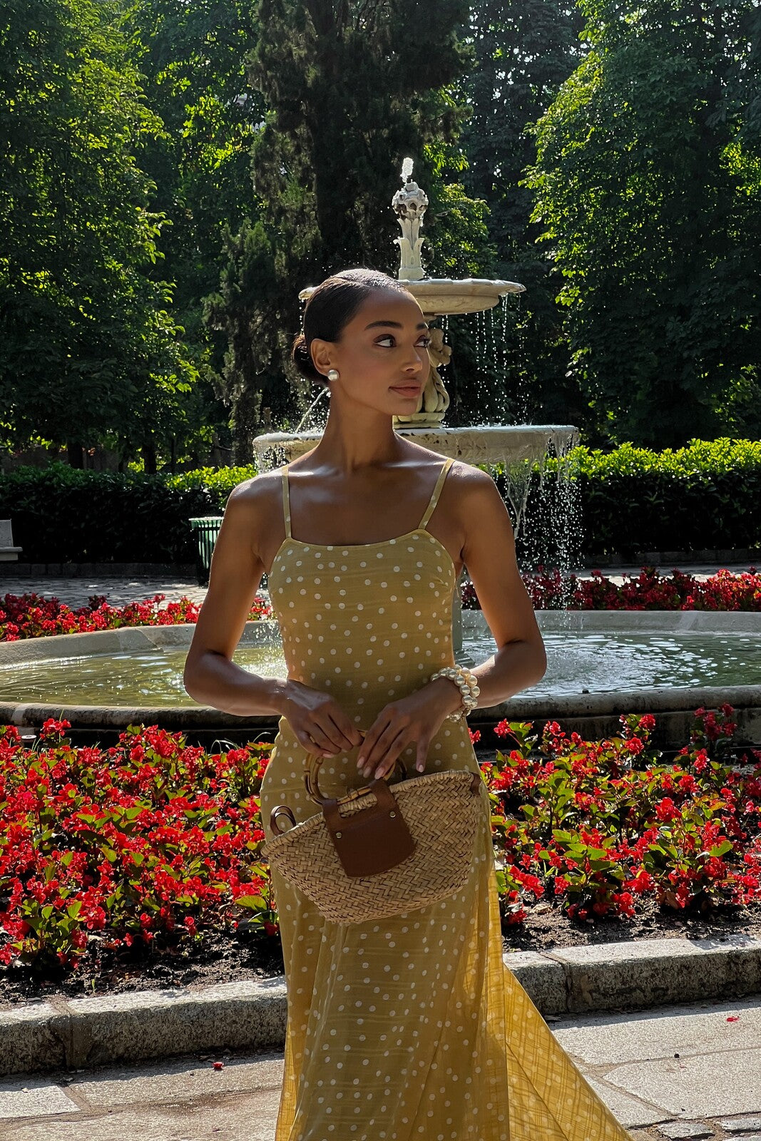 VESTIDO LARGO AMARILLO CON LUNARES BLANCOS
