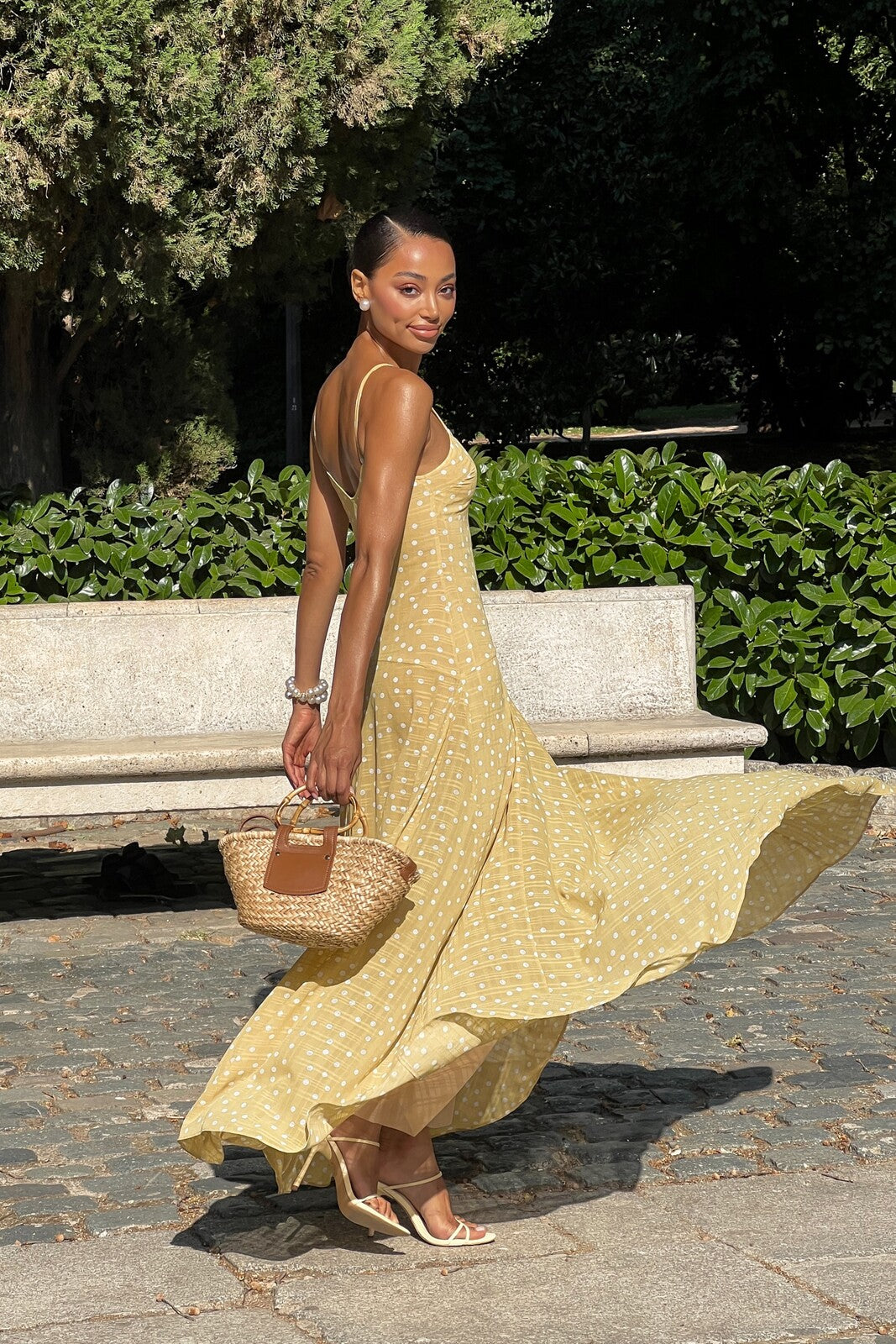 VESTIDO LARGO AMARILLO CON LUNARES BLANCOS