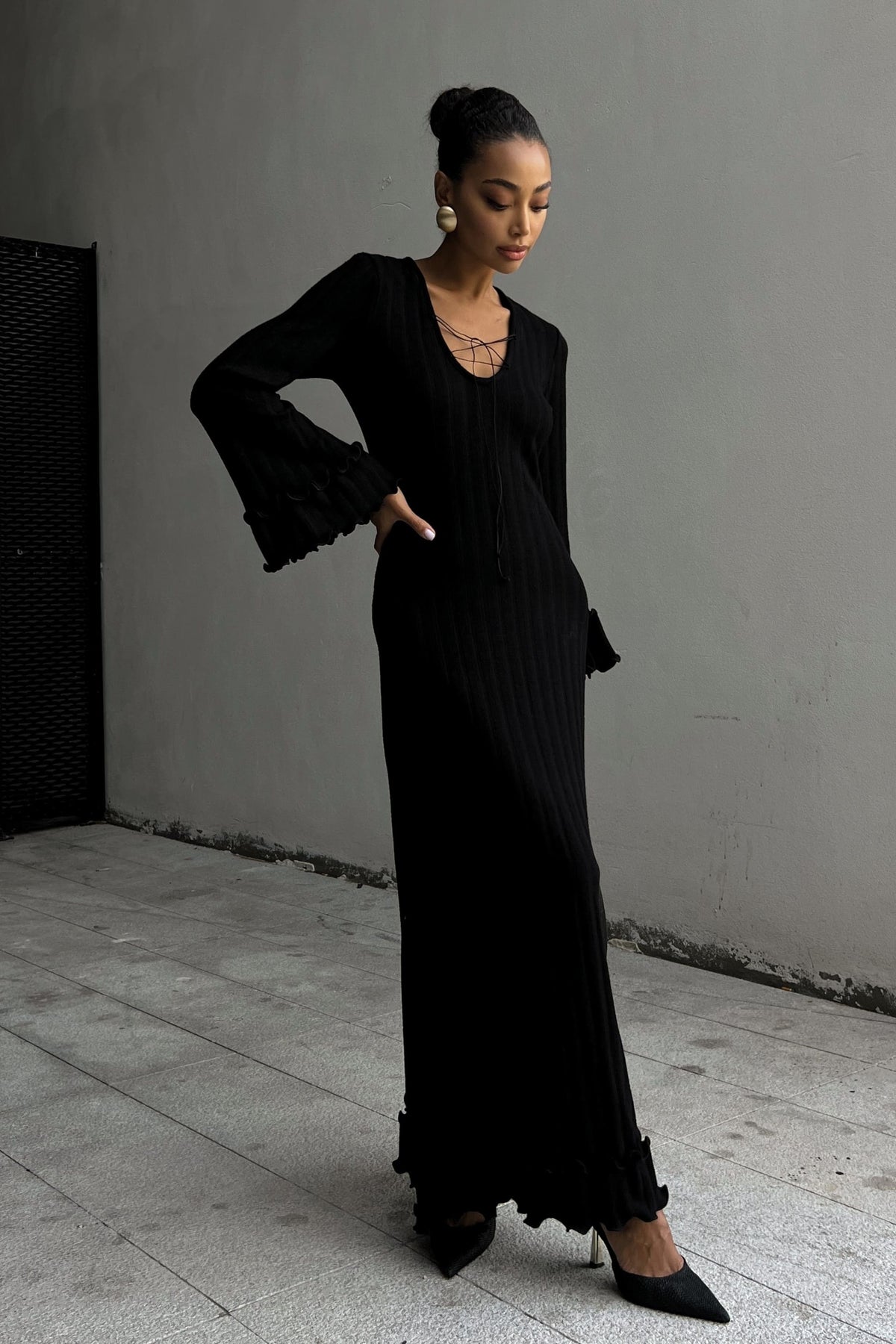 BLACK KNITTED DRESS