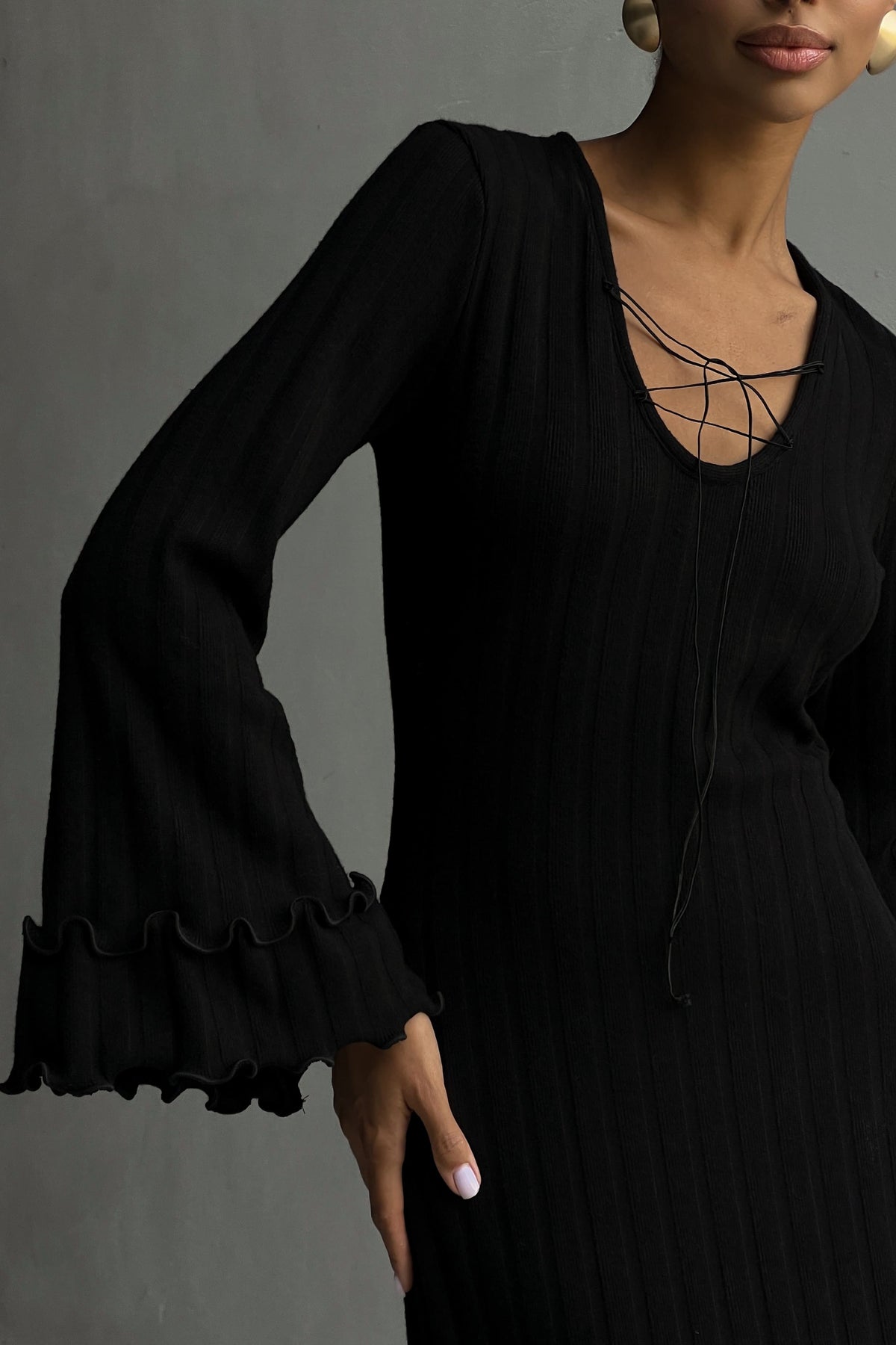 BLACK KNITTED DRESS