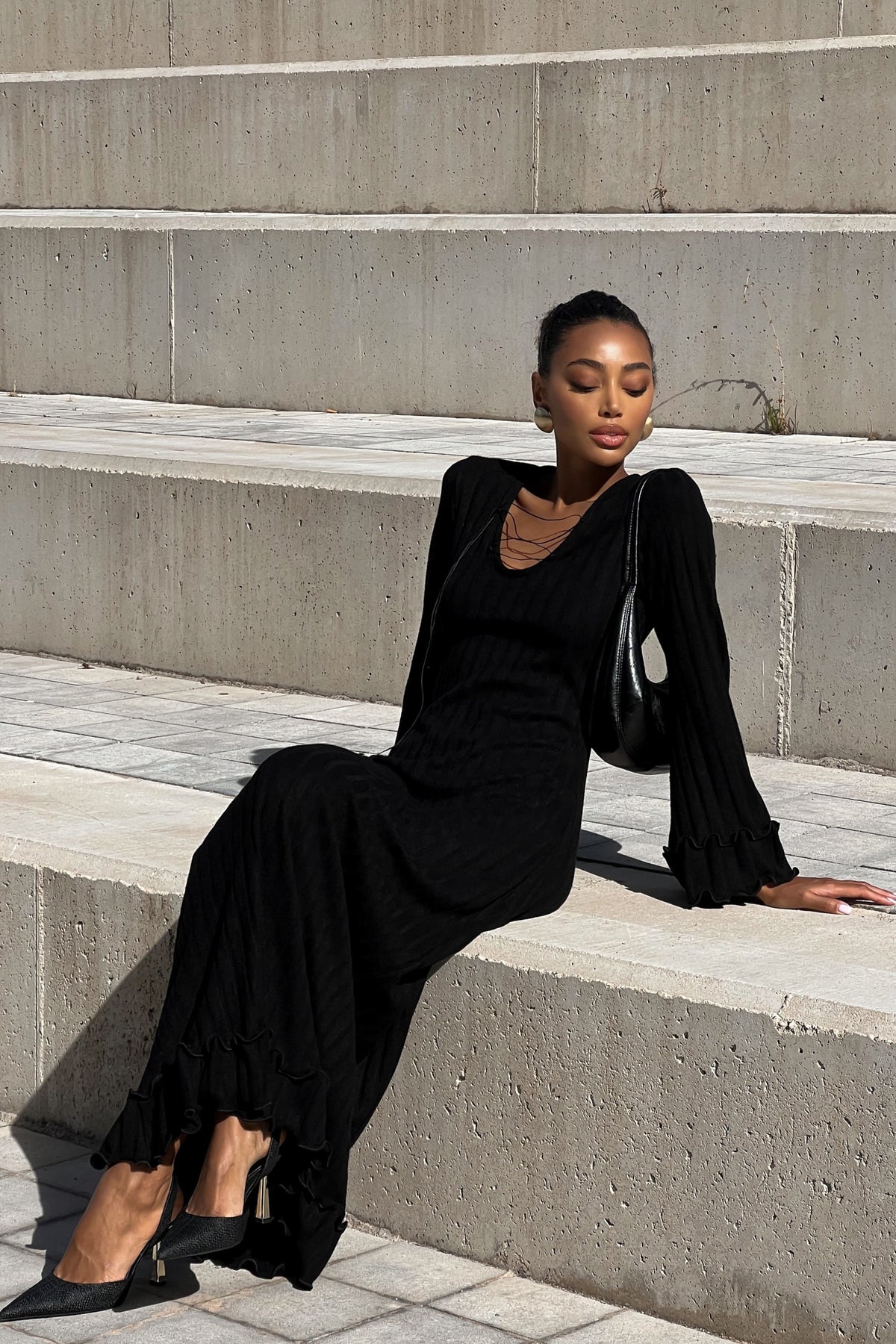 BLACK KNITTED DRESS