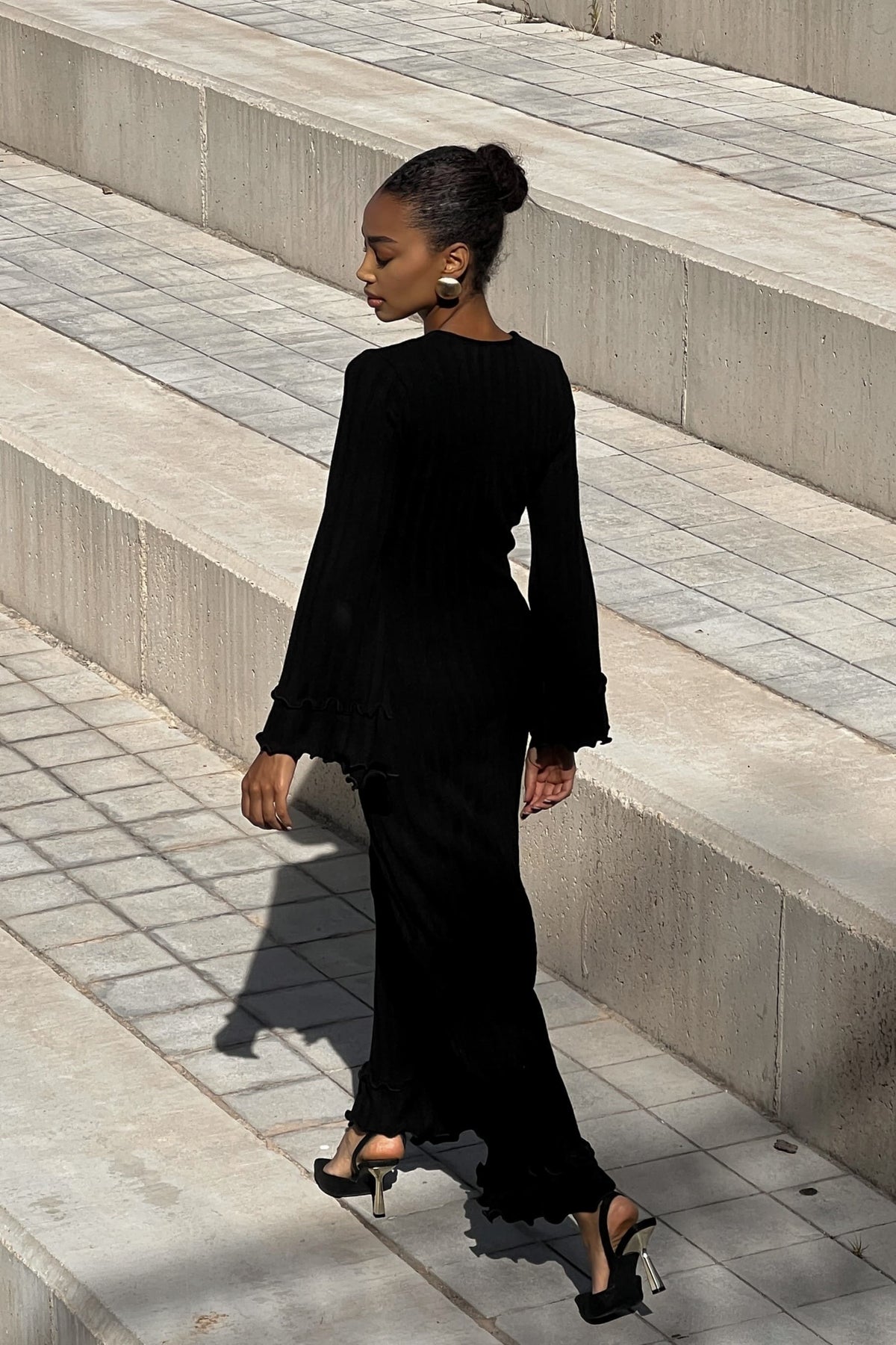 BLACK KNITTED DRESS
