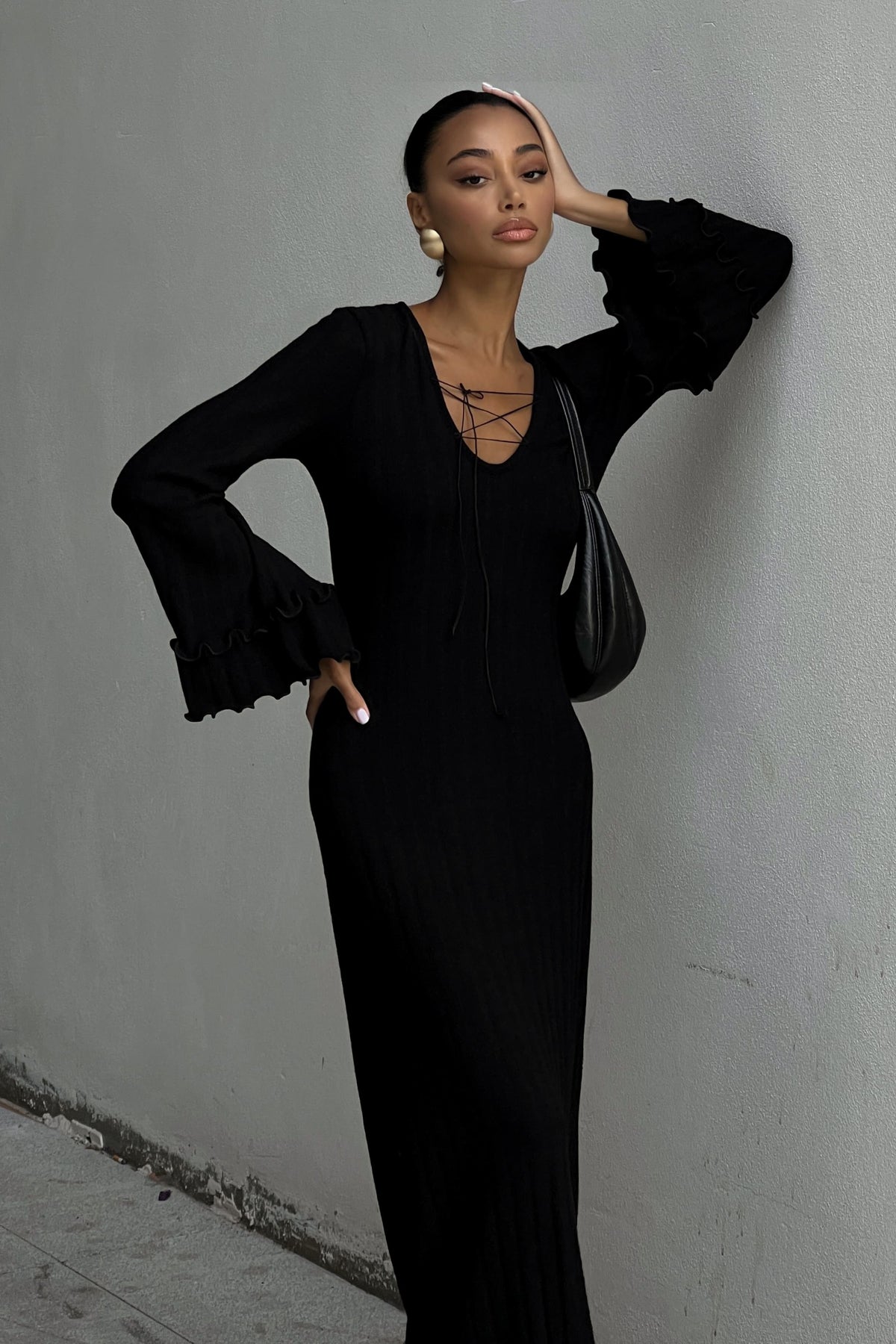 BLACK KNITTED DRESS