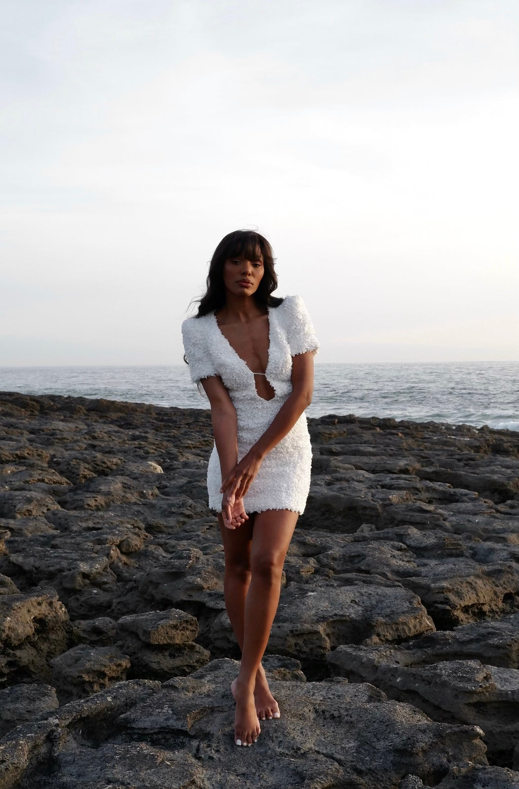 WHITE FLOWERS SHORT DRESS